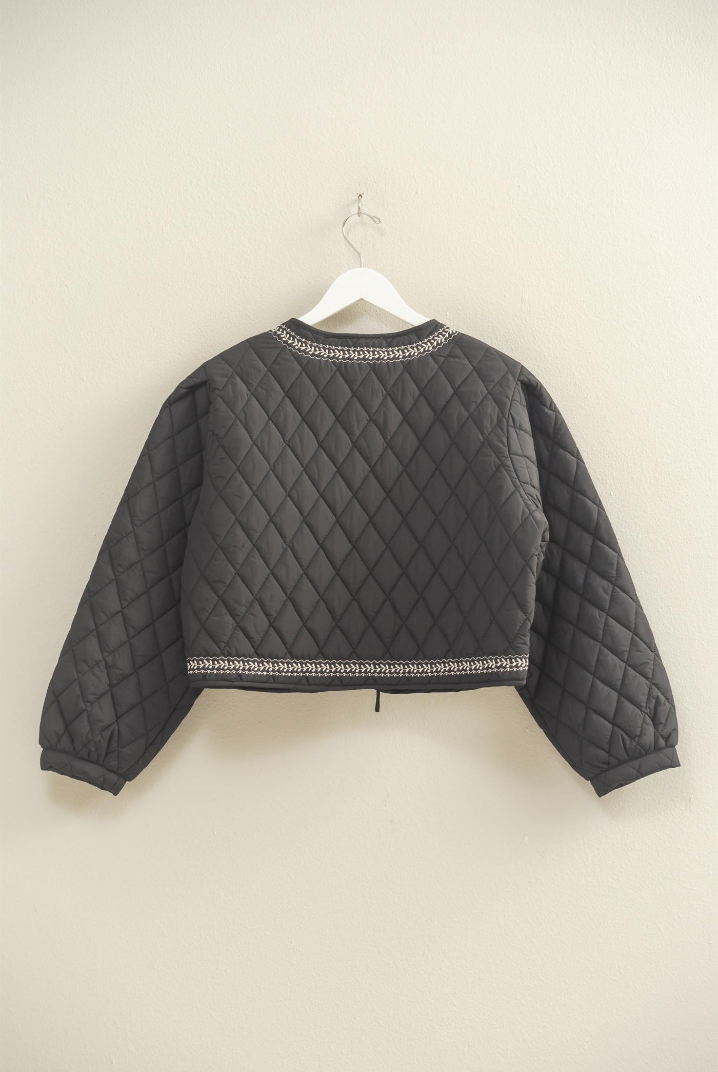 Wholesale Quilted Floral Embroidered Padding Jacket Coats & Jackets HF26A084 BLACK HYFVE