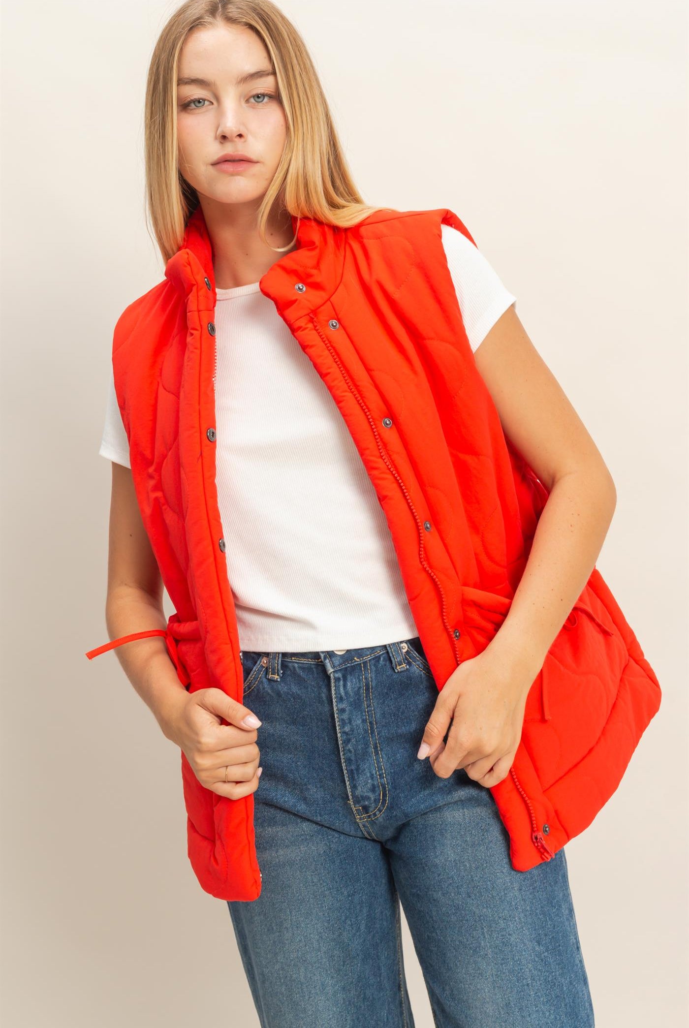 Wholesale Wave Quilted Ribbon Tie Detailed Puffer Vest Vests HF25E498 RED HYFVE