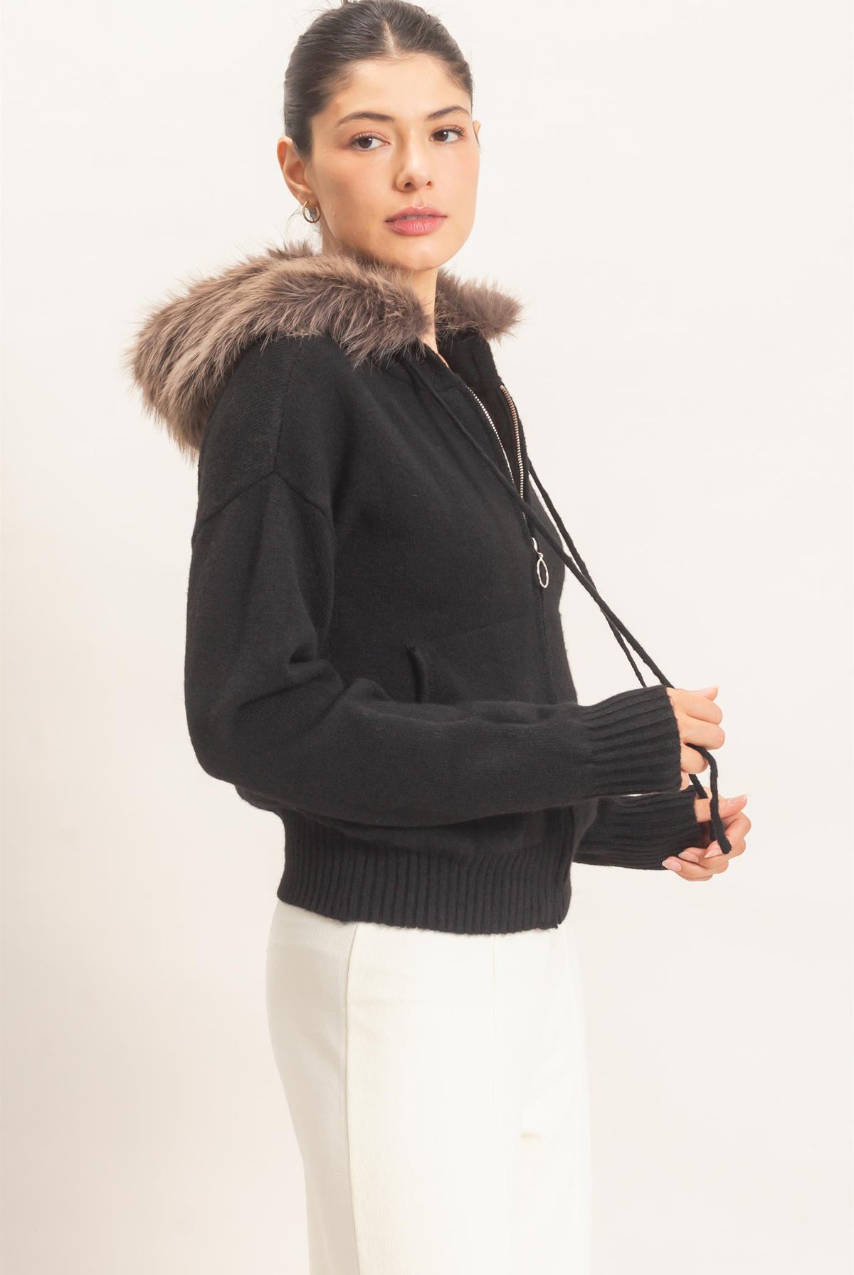Wholesale Detachable Faux Fur Trim Zip-Up Hoodie Cardigans HF26F173 BLACK HYFVE