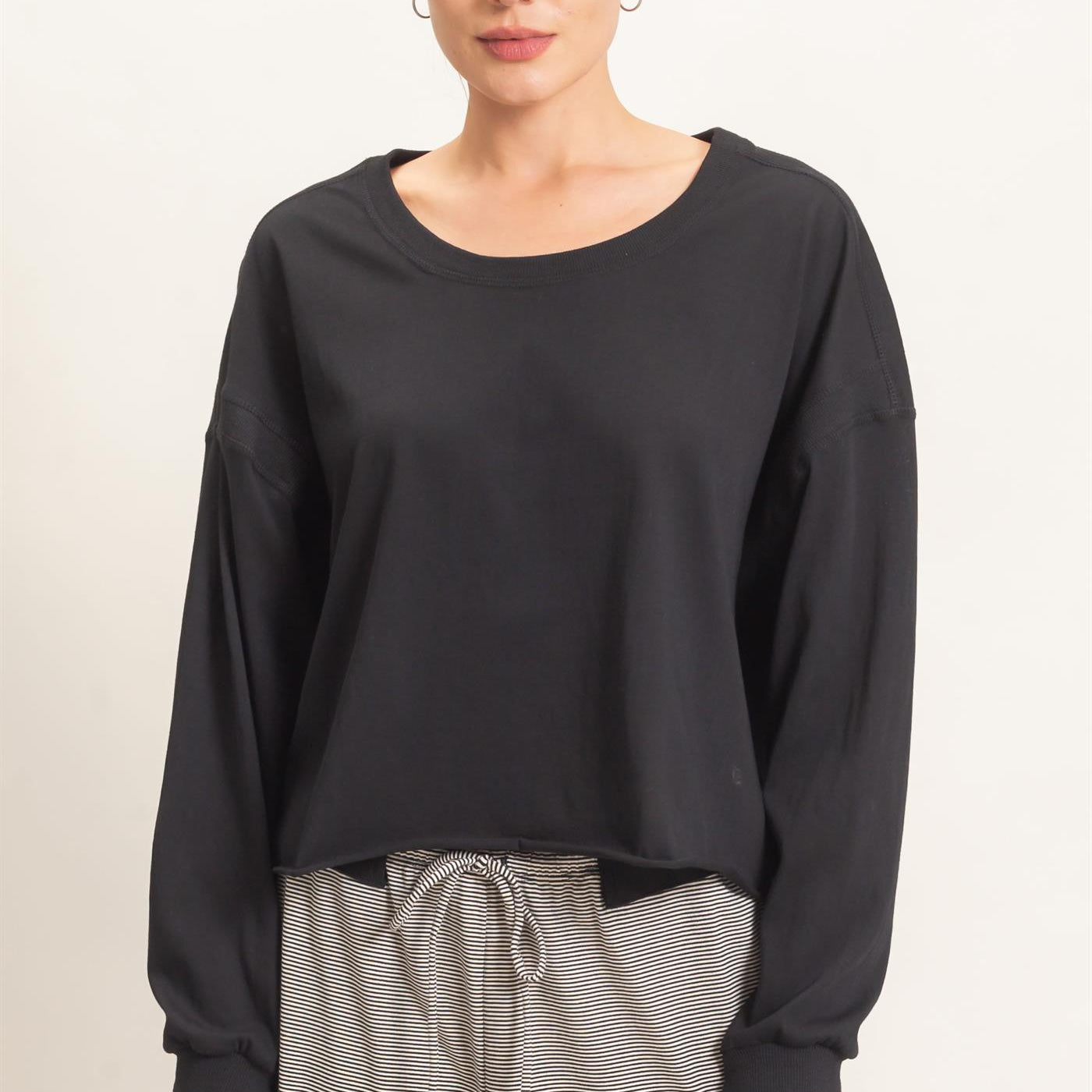 Wholesale Crew Neck Top Clothing Tops HF26C808 BLACK HYFVE