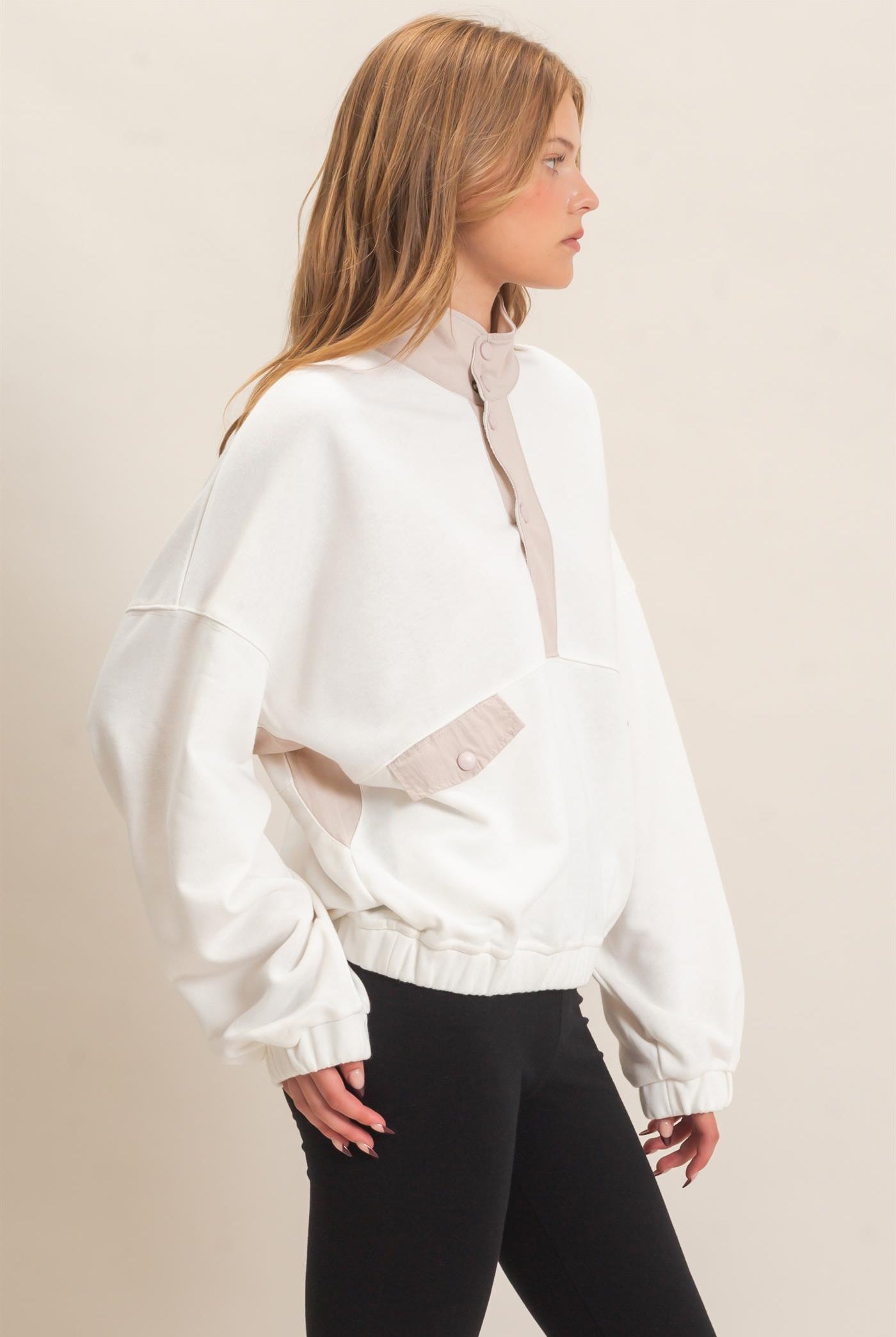 Wholesale Contrast Button-Up Collar Top Clothing Tops HF26C875 OFF WHITE HYFVE