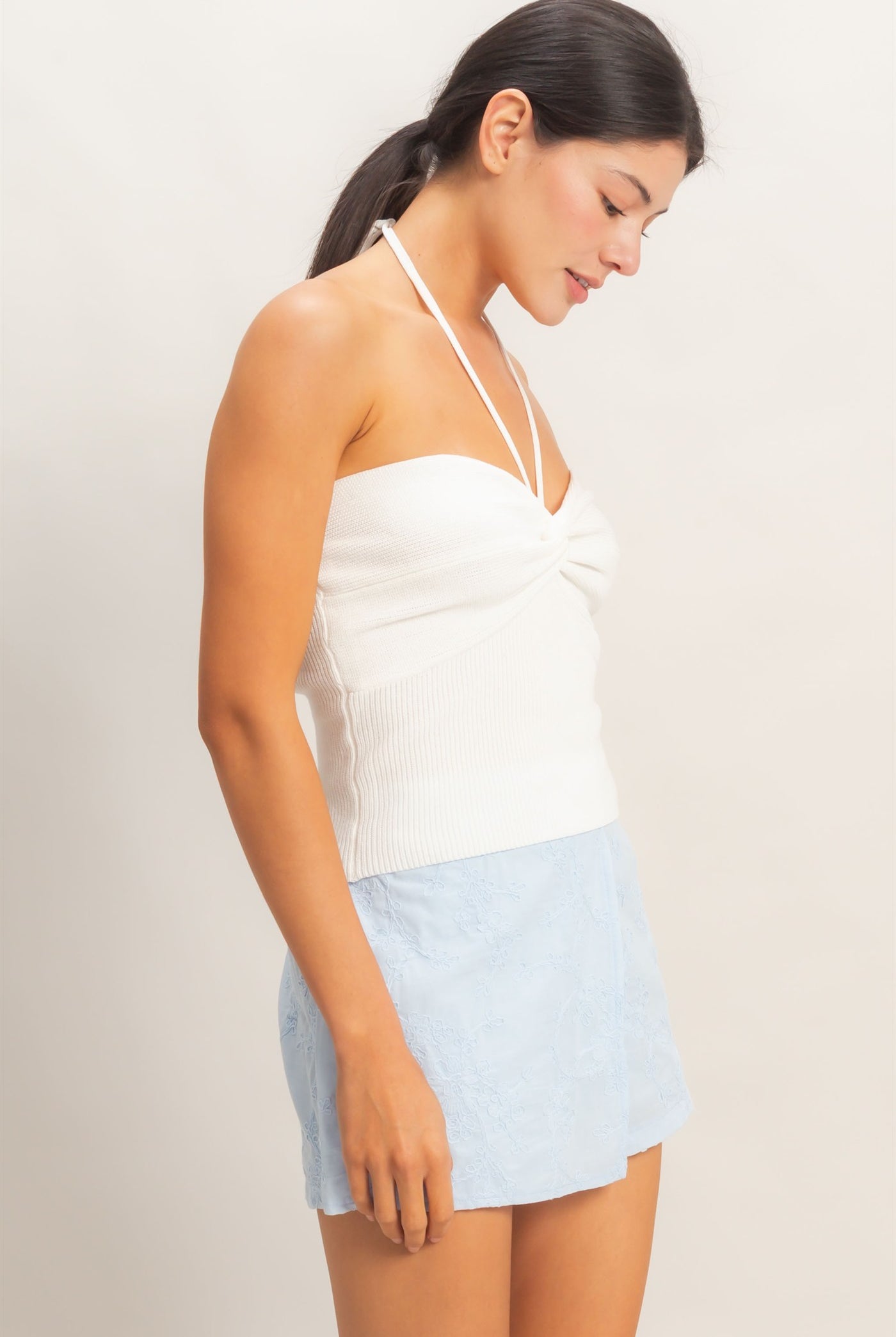Wholesale Ribbed Halter Top With Twist Clothing Tops HF26A299 OFF WHITE HYFVE