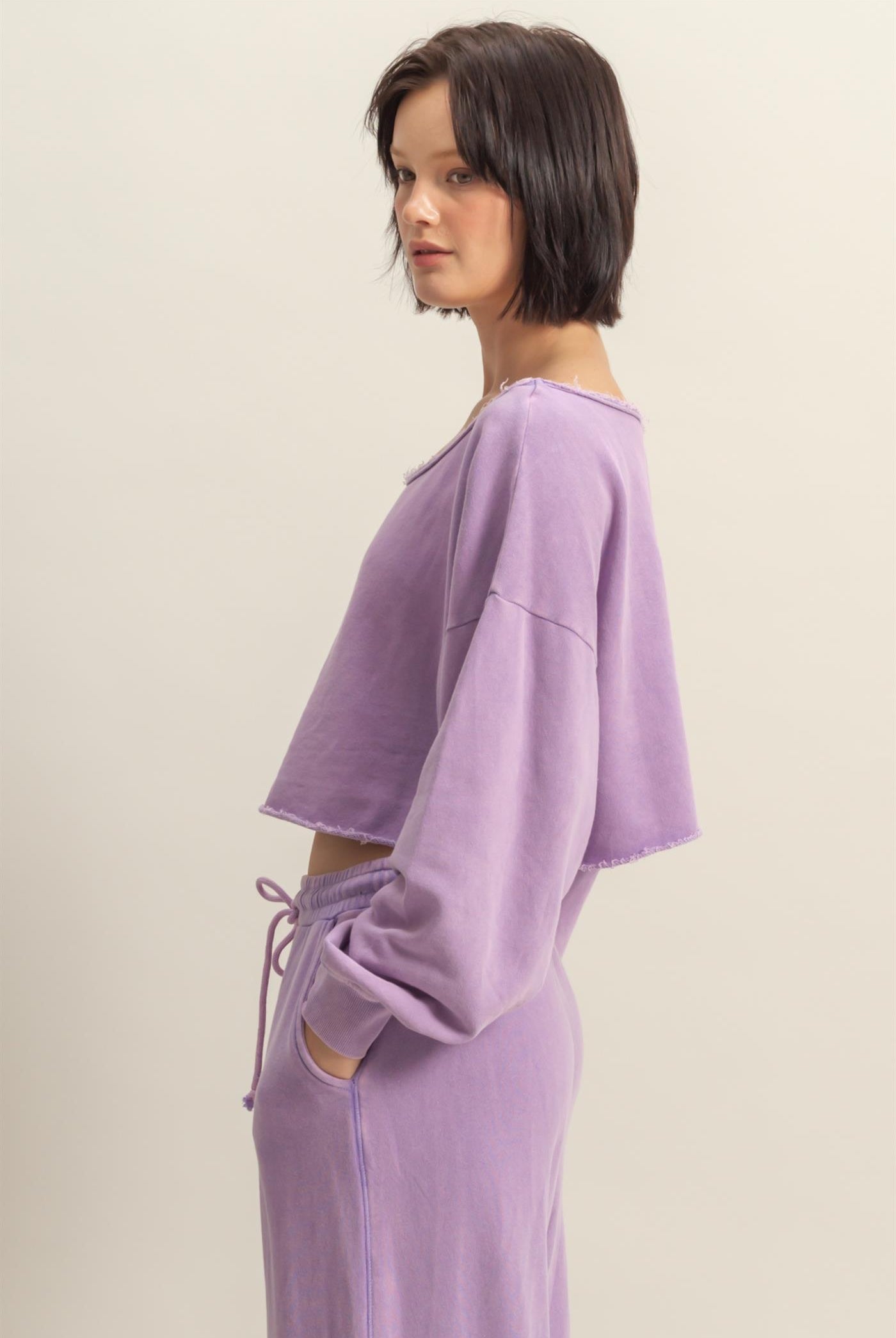 Wholesale Frayed Detail Long Sleeve Crop Top Sweatshirts DZ25A776 WISTERIA DOUBLE ZERO