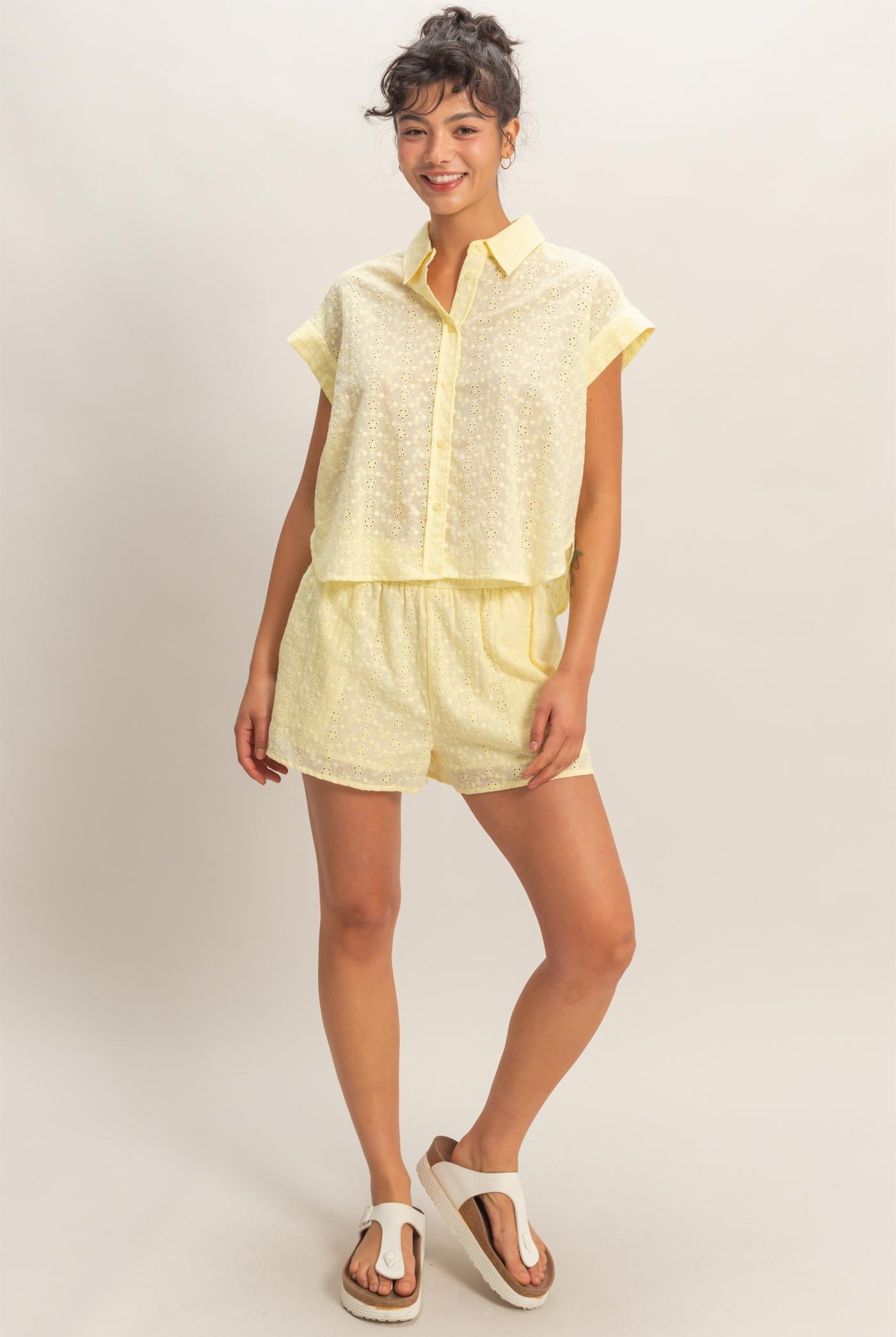 Wholesale Eyelet Elastic Shorts With Pockets Shorts DZ26A782 PALE YELLOW DOUBLE ZERO