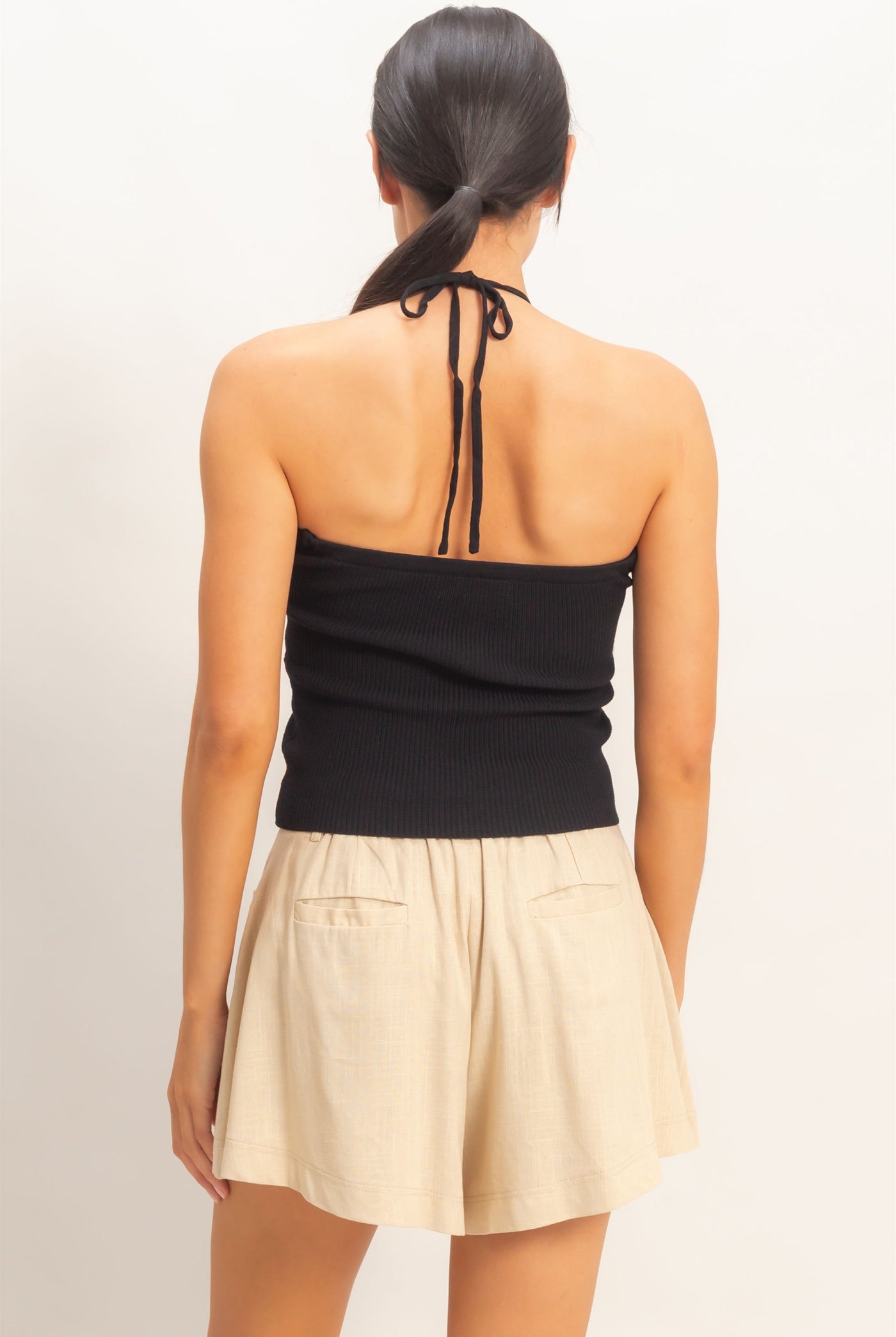 Wholesale Ribbed Halter Top With Twist Clothing Tops HF26A299 BLACK HYFVE
