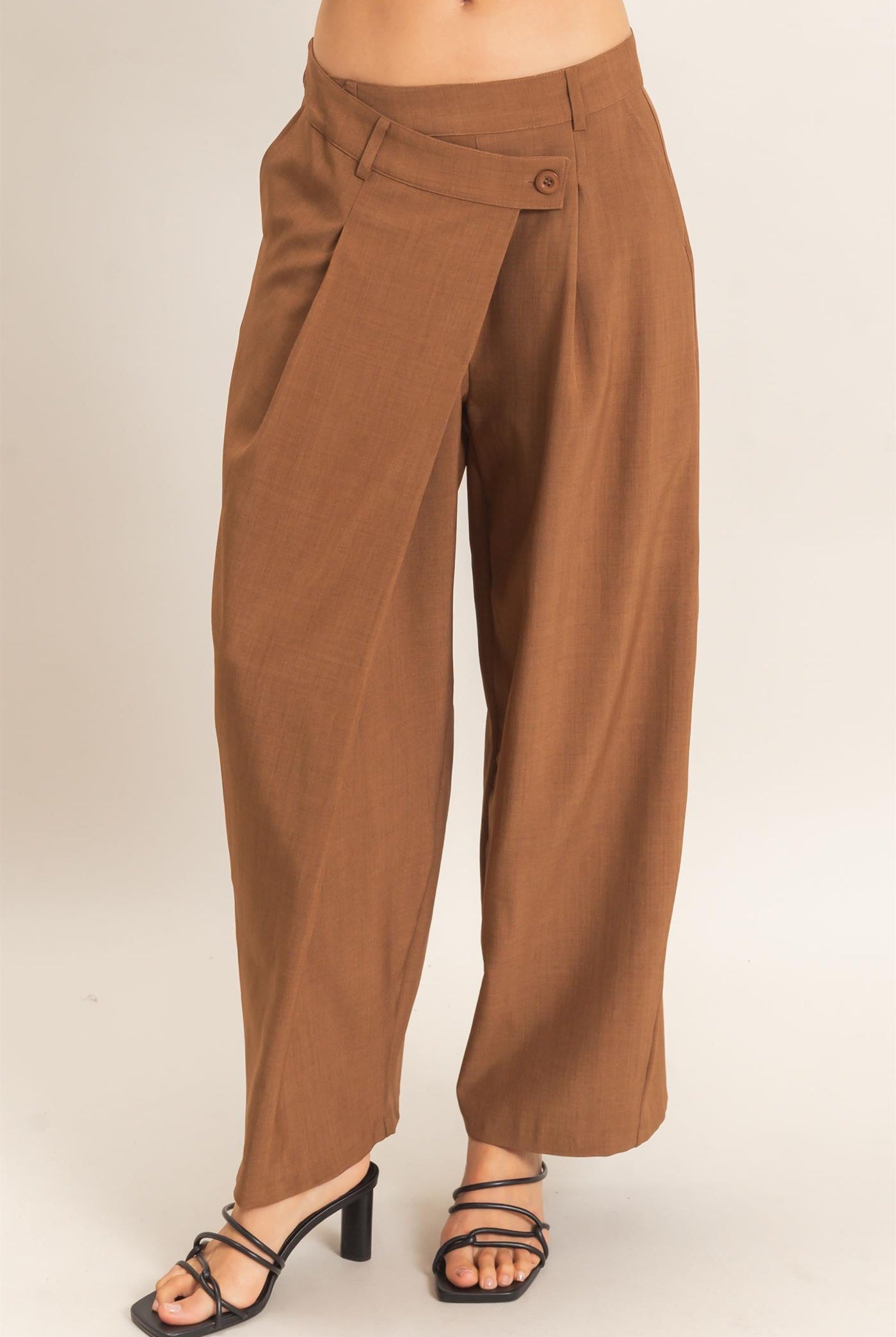 Wholesale Asymmetrical Overlap Pleated Pant Pants HF26C885 BROWN HYFVE