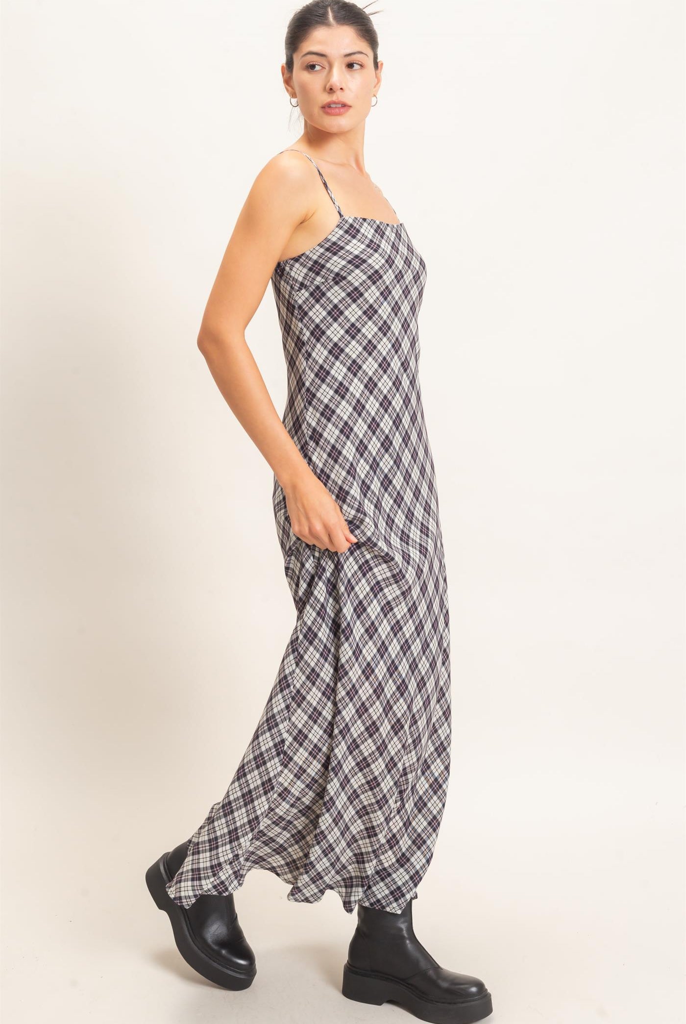 Wholesale Plaid Spaghetti Strap Maxi Dress Dresses HF26E573 BLACK HYFVE