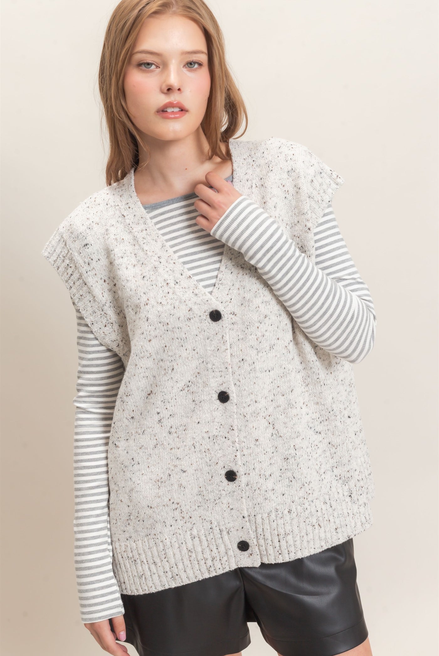 Wholesale V-Neck Knit Vest Sweaters HF26E484 OATMEAL HYFVE