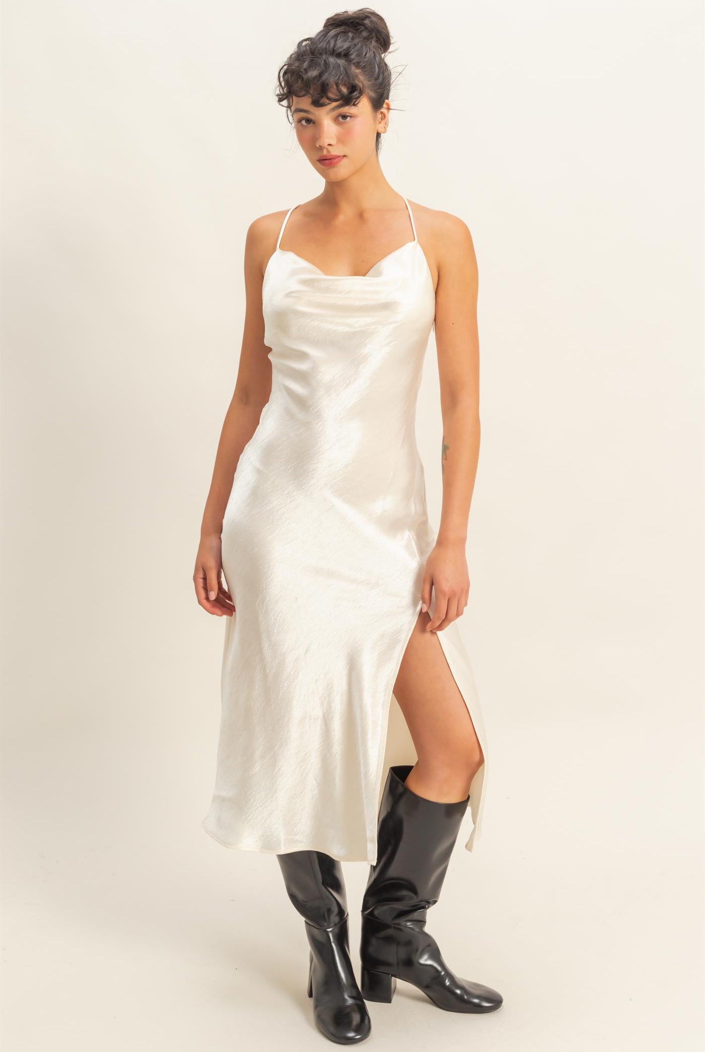 DZ25E902_CREAM_4257374