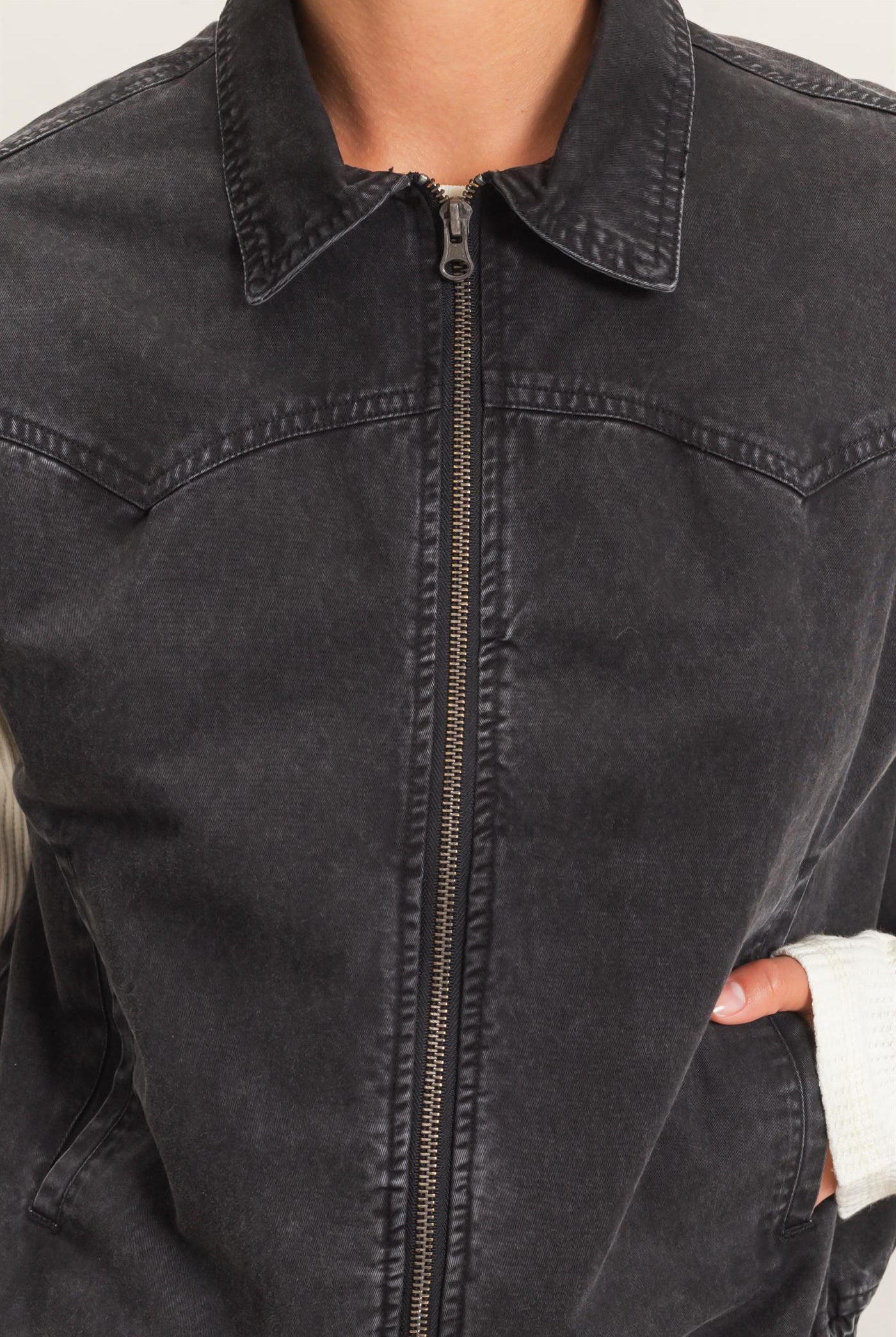 Wholesale Mineral Wash Sleeveless Zip-Up Collar Vest Vests DZ26E392 BLACK DOUBLE ZERO