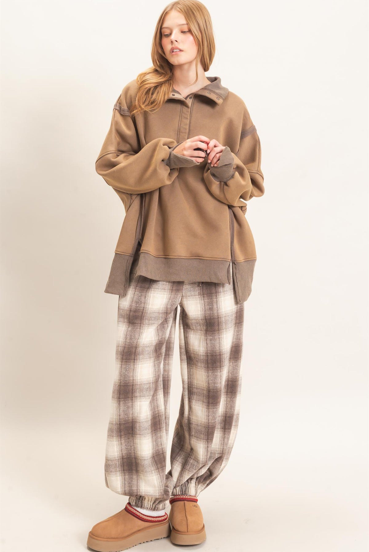 Wholesale Mineral Wash Snap Collar Pullover Clothing Tops HF26F086-D BROWN HYFVE