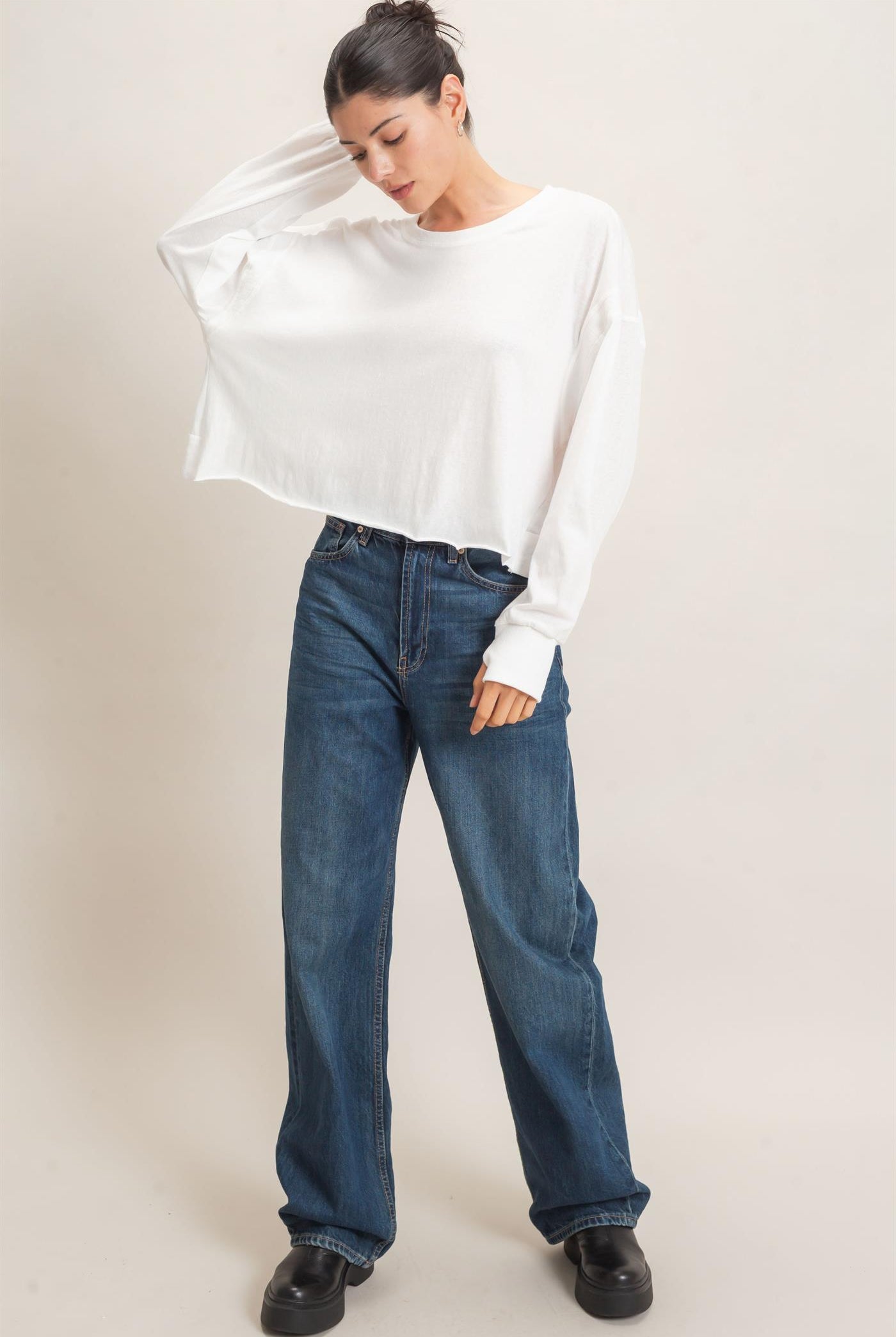 Wholesale Crew Neck Top Clothing Tops HF26C808 WHITE HYFVE