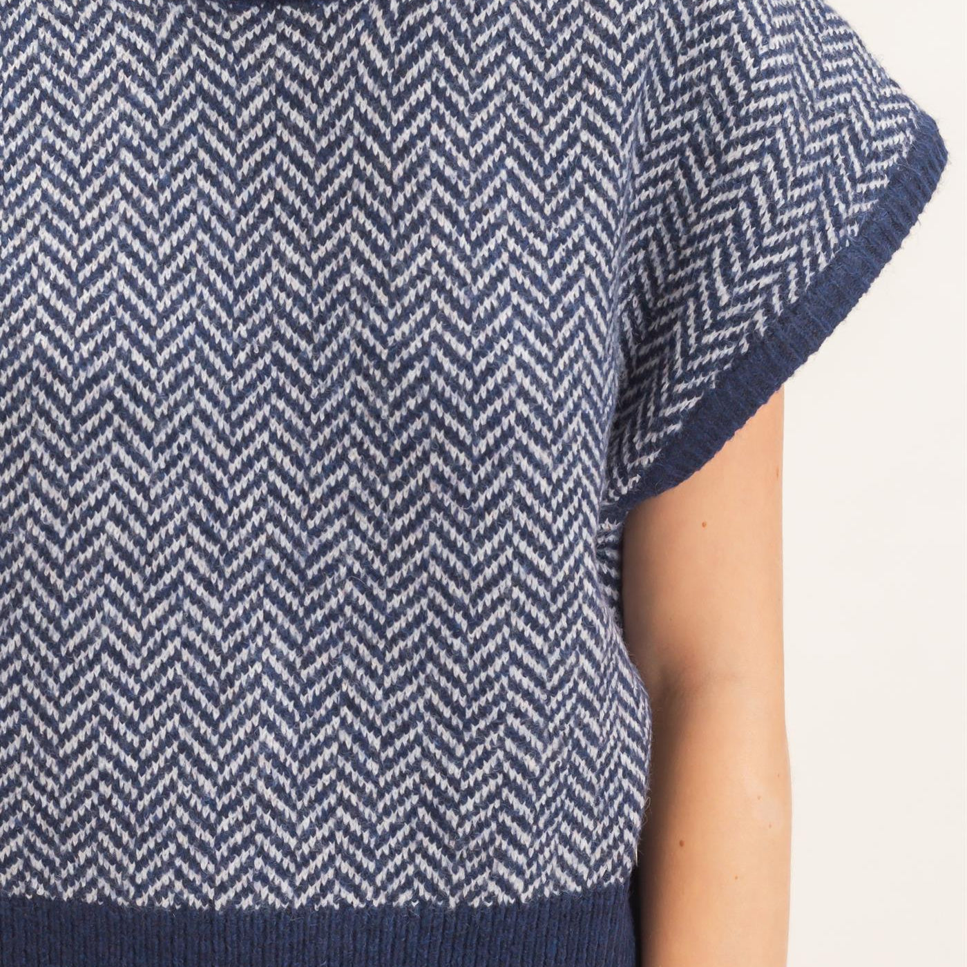 Wholesale Chevron Knit Cap Sleeve Sweater Sweaters HF26E542 NAVY HYFVE