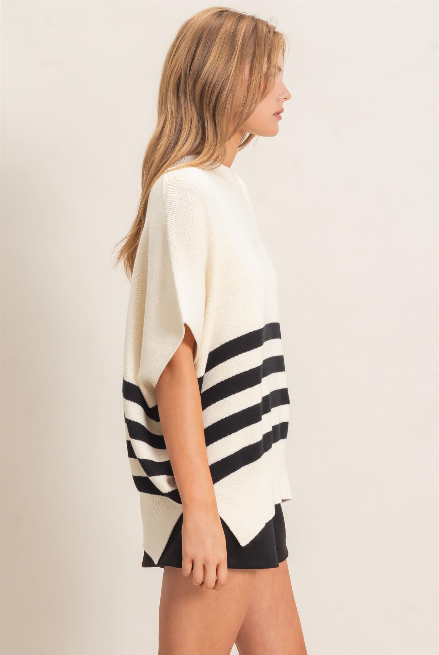 Wholesale Striped Ribbed Crew Neck Sweater Sweaters HF26E350-D CREAM HYFVE
