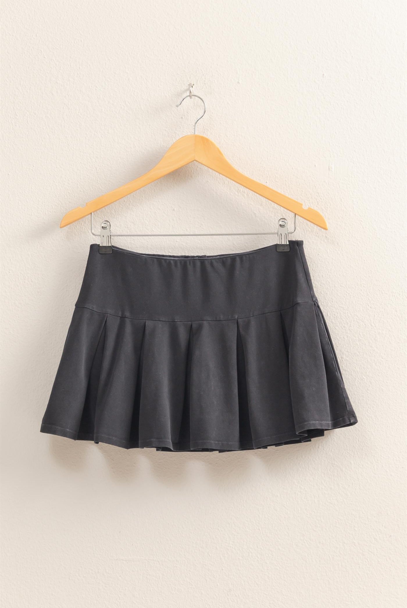 Wholesale Mid Rise Pleated Mini Skort Skorts DZ25A930 BLACK DOUBLE ZERO