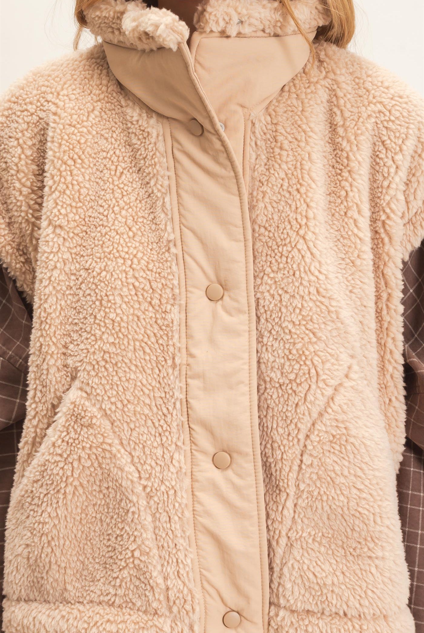 Wholesale Sherpa Vest With Snap Closure Outerwear HF26F131-D BEIGE HYFVE