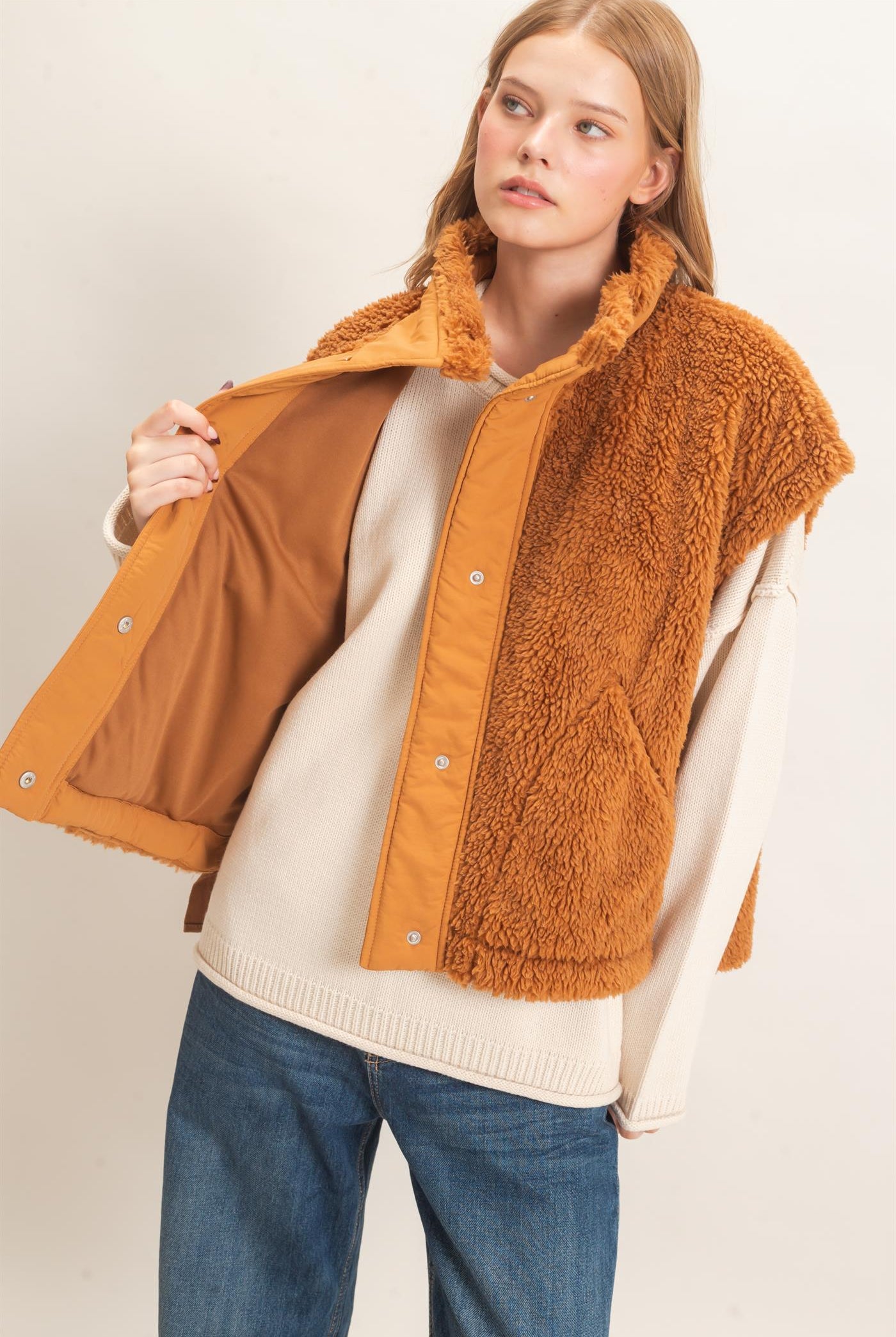 Wholesale Sherpa Vest With Snap Closure Outerwear HF26F131-D CAMEL HYFVE