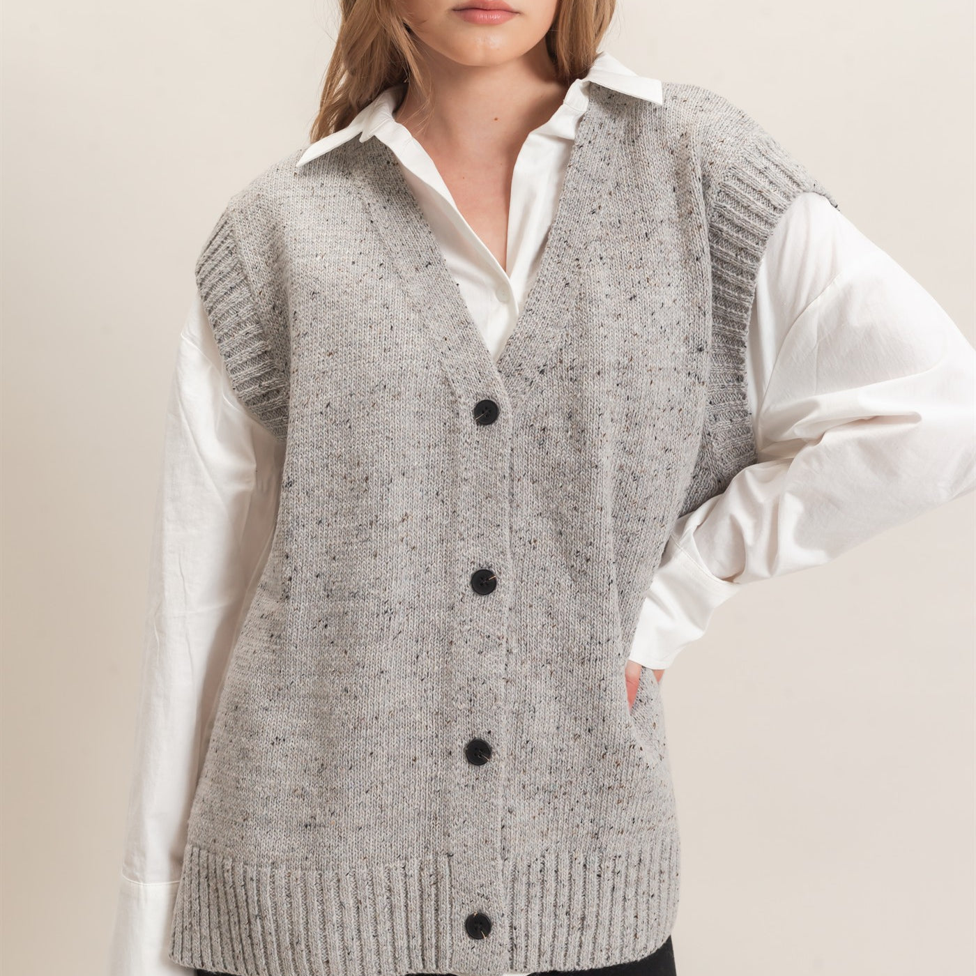 Wholesale V-Neck Knit Vest Sweaters HF26E484 GRAY HYFVE