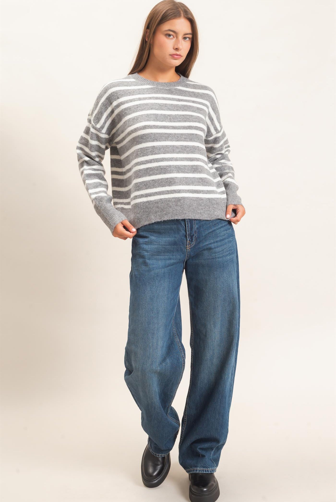 Wholesale Striped Crew Neck Sweater Sweaters DZ26E389 HEATHER GRAY DOUBLE ZERO