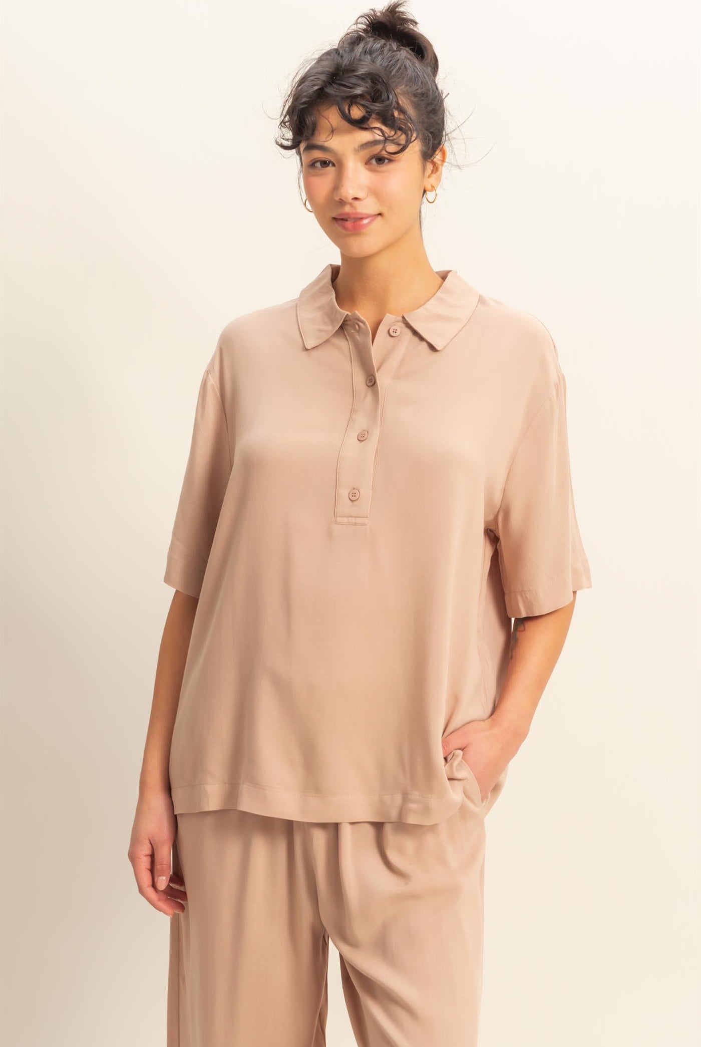 Wholesale Woven Half Button-Up Relaxed Top Clothing Tops DZ25C814 DARK TAUPE DOUBLE ZERO