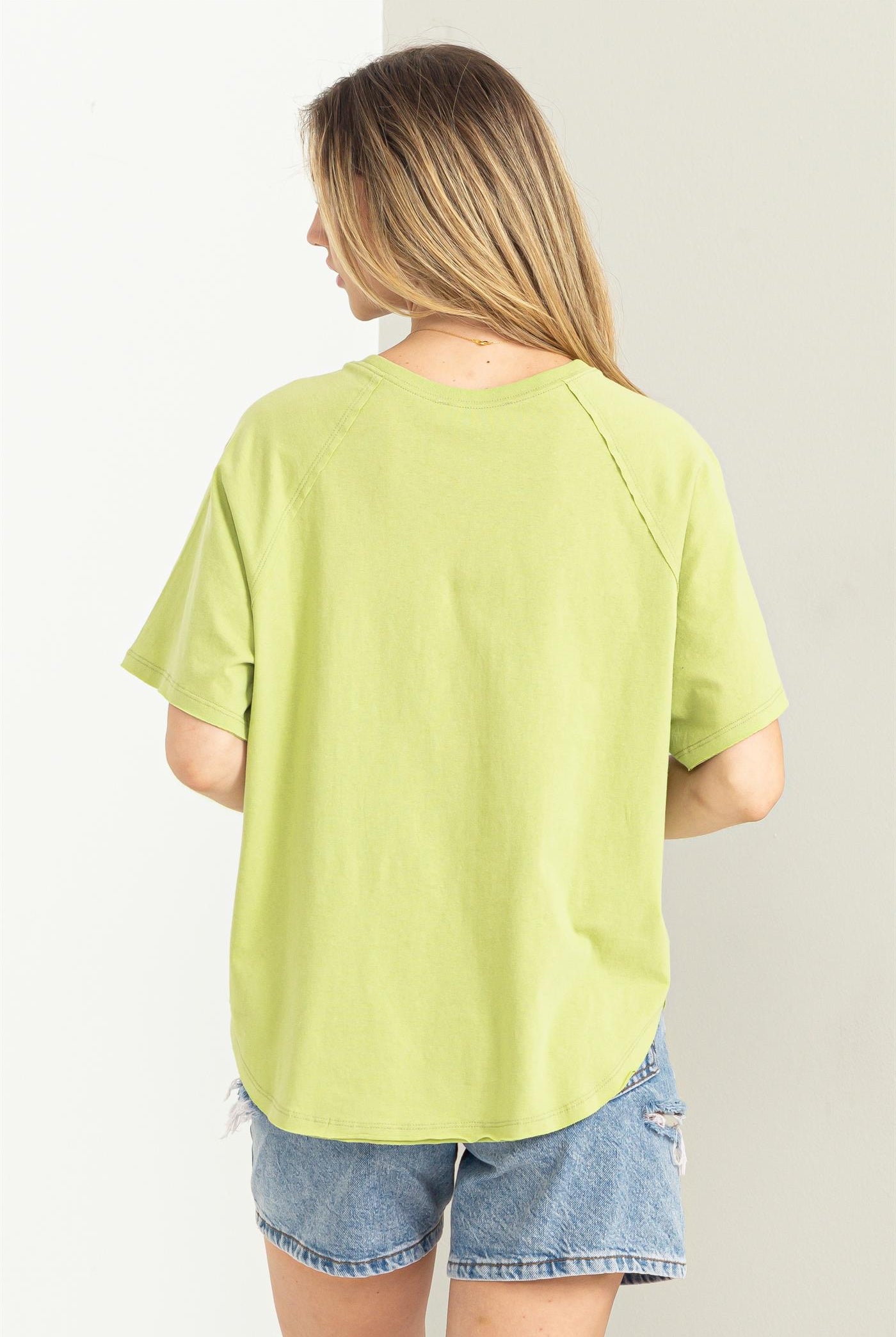 Wholesale Round Neck Curved Hem Short Sleeve T Shirt Clothing Tops DZ23C325 PALE OLIVE HYFVE