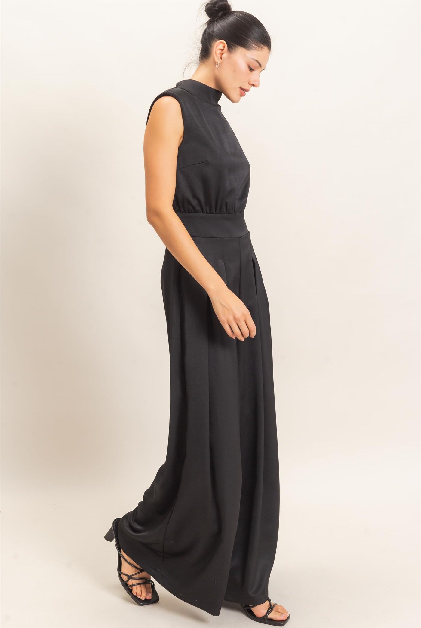 Wholesale Sleeveless Mock Neck Jumpsuit Clothing HF26F209-D BLACK HYFVE
