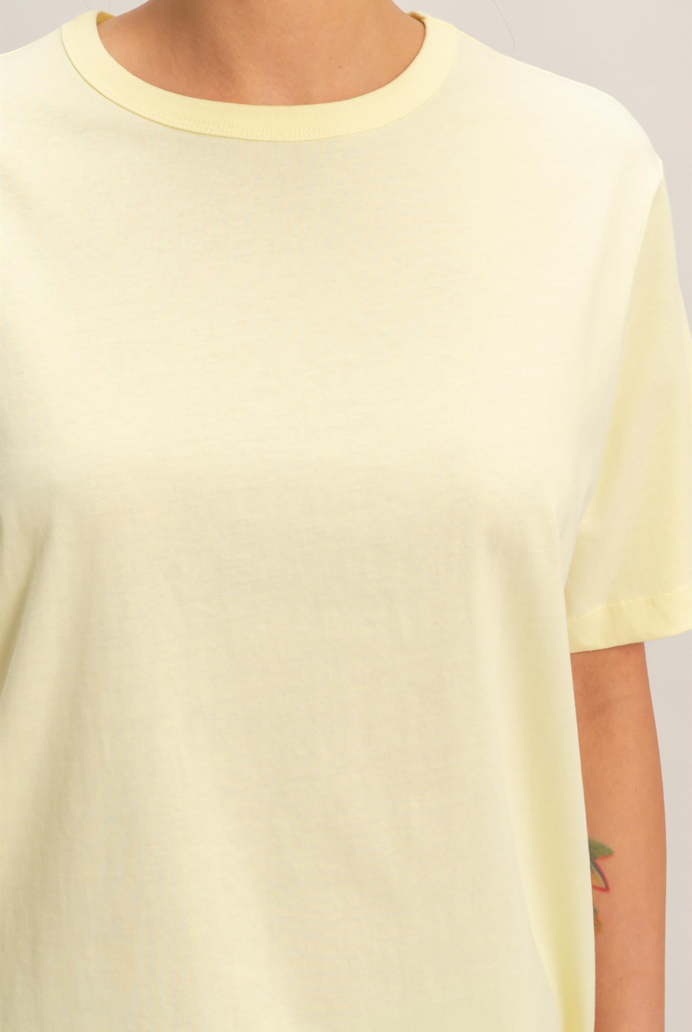 Wholesale Oversized Short Sleeve Crew Neck T-Shirt Clothing Tops DZ26A794 PALE YELLOW DOUBLE ZERO