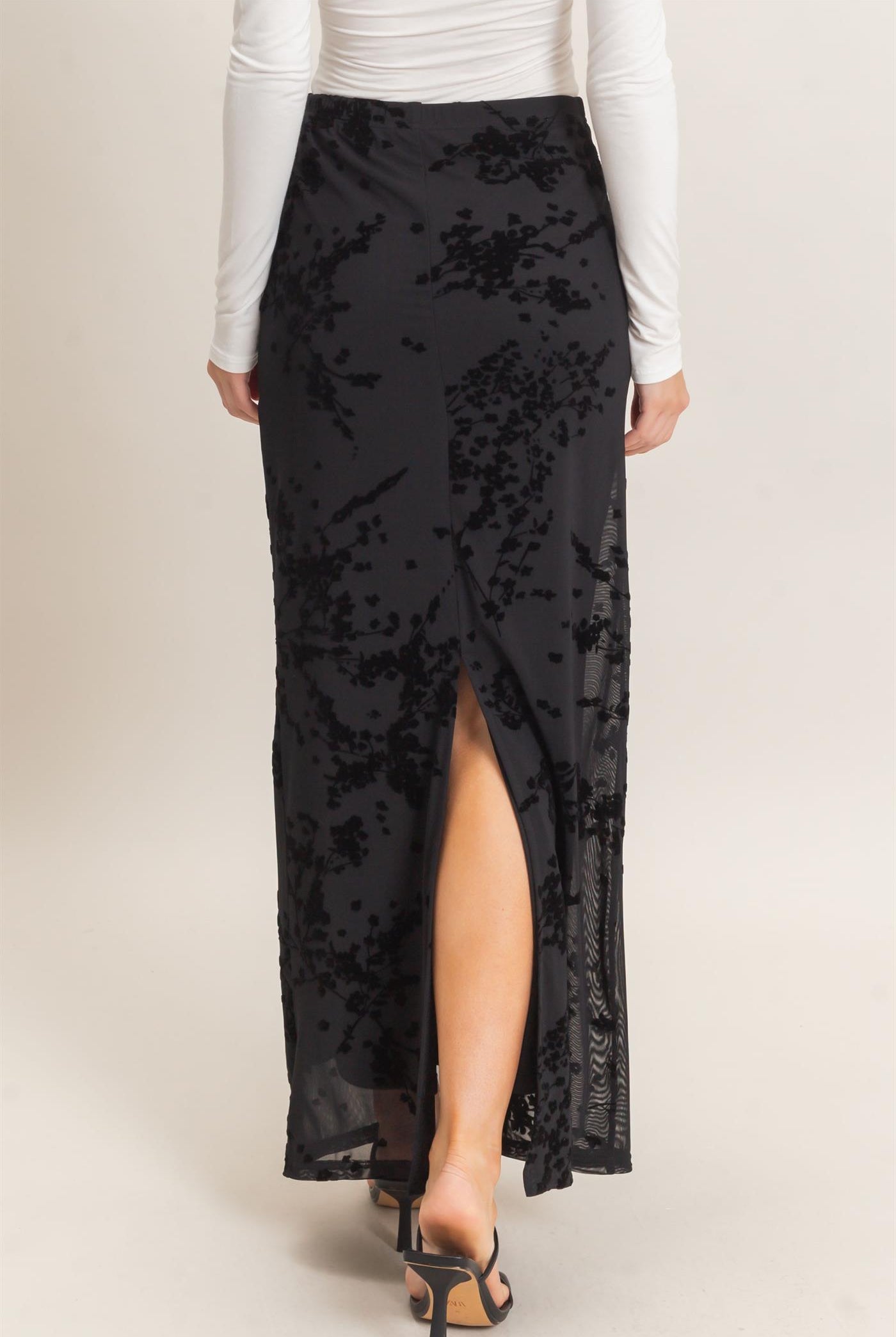 Wholesale Contrast Velvet Print Maxi Skirt Skirts HF26F221 BLACK HYFVE