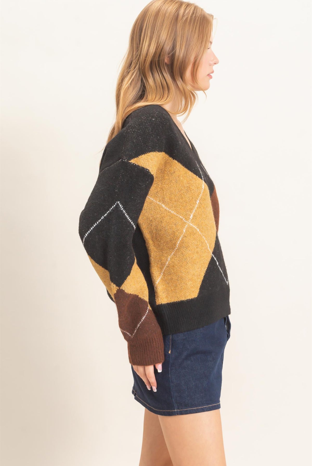 Wholesale Argyle Pattern V-Neck Sweater Sweaters HF26E475 BLACK HYFVE