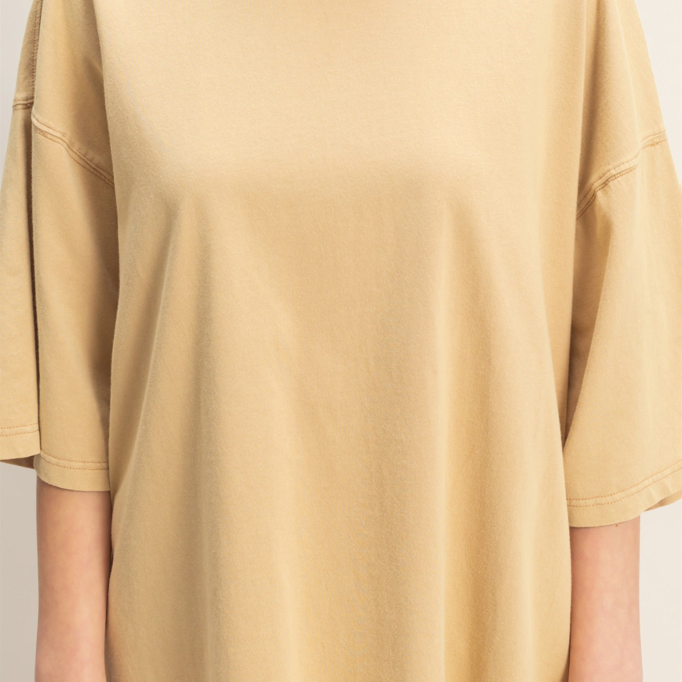 Wholesale Washed Oversized Crew Neck Top Shirts HF26A725 L.BROWN HYFVE
