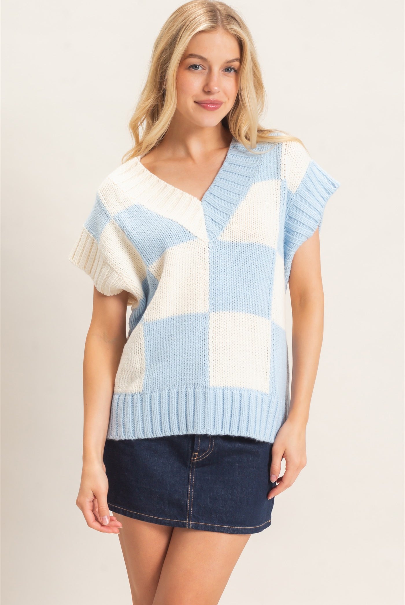 Wholesale Ribbed V-Neck Checkered Sweater Vest Sweaters HF26F180 BLUE HYFVE