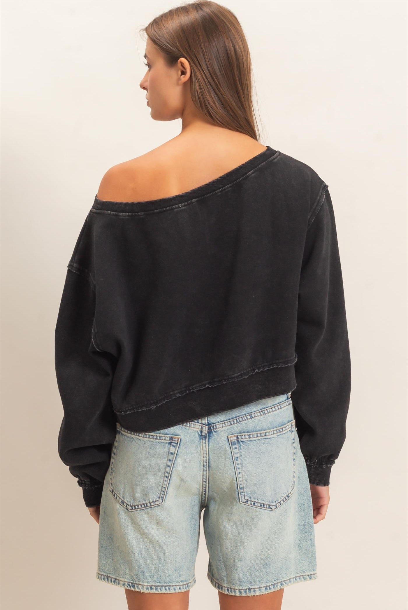 Wholesale Raw Edge Acid Wash Off The Shoulder Sweatshirt Sweatshirts DZ26F013 BLACK DOUBLE ZERO
