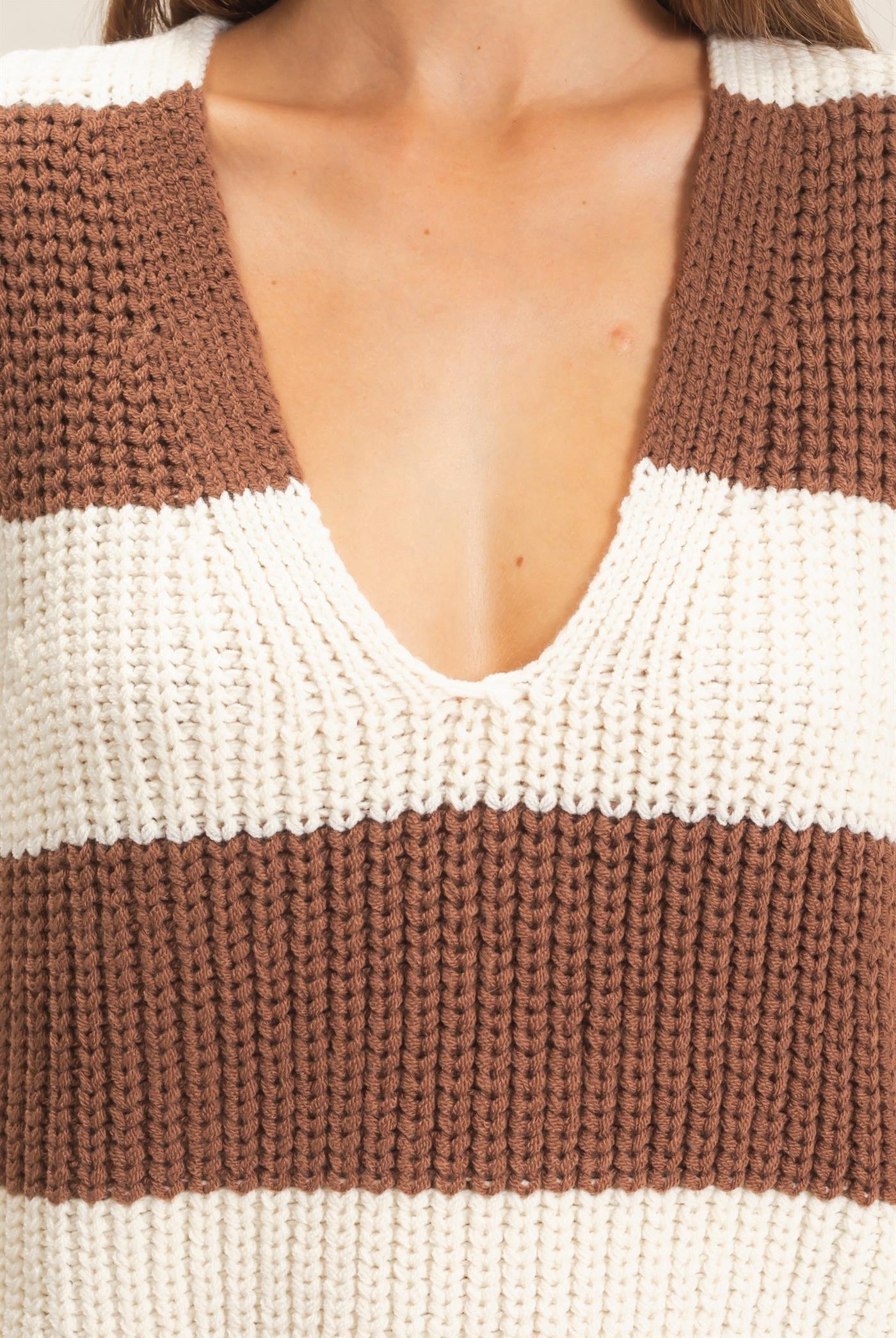 Wholesale V-Neck Striped Sweater Vest Sweaters HF26E482-D BROWN HYFVE
