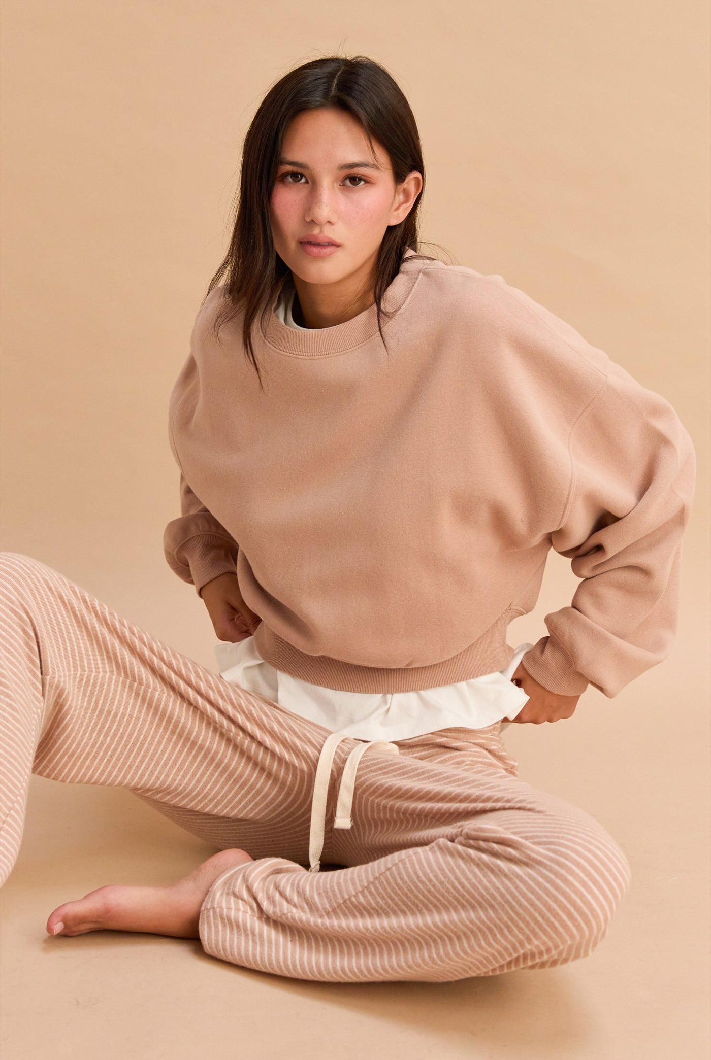 Wholesale Everyday Long Sleeve Cropped Sweatshirt Sweatshirts DZ25E415 DARK TAUPE DOUBLE ZERO