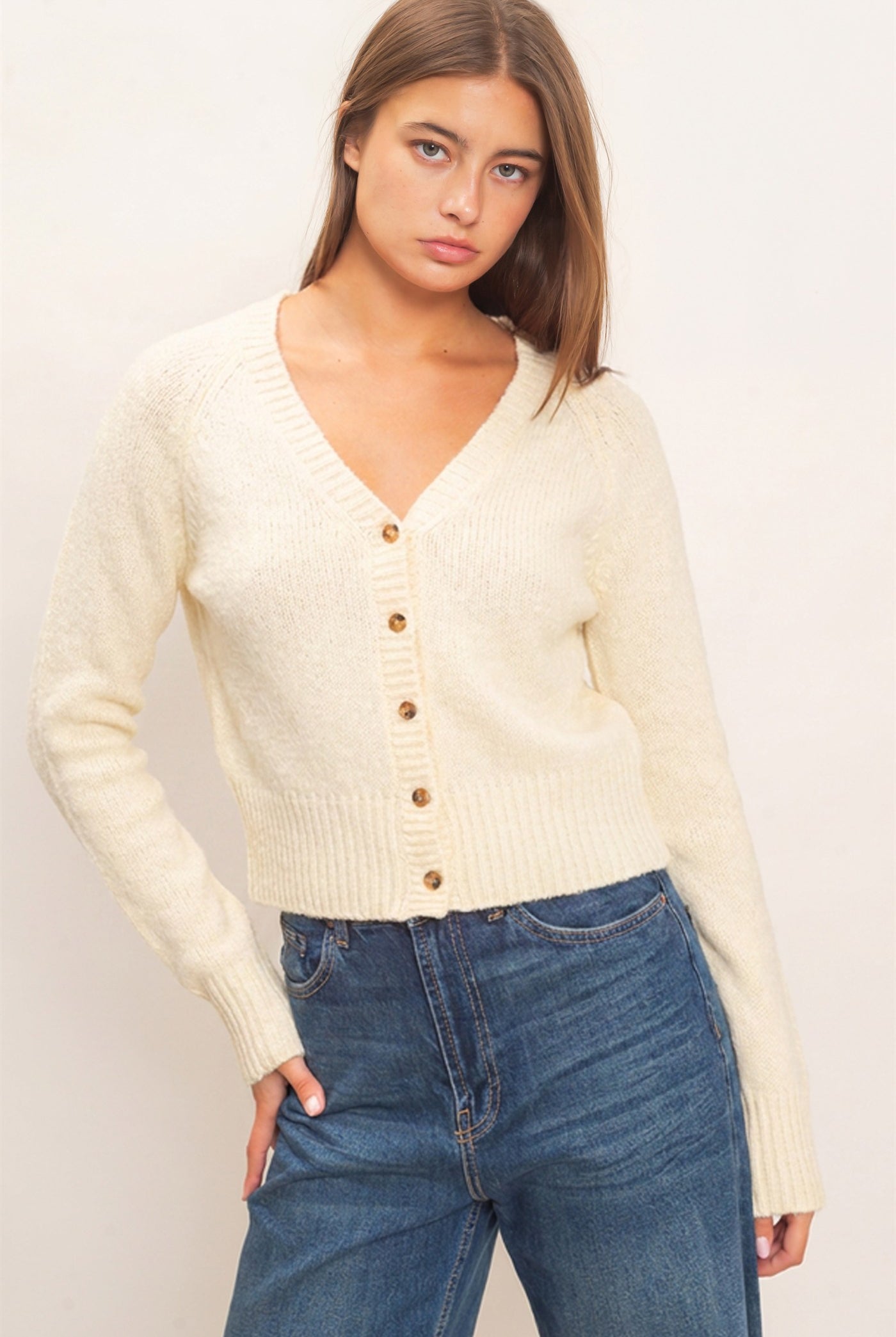 Wholesale V-Neck Cardigan Cardigans DZ26E326 CREAM DOUBLE ZERO