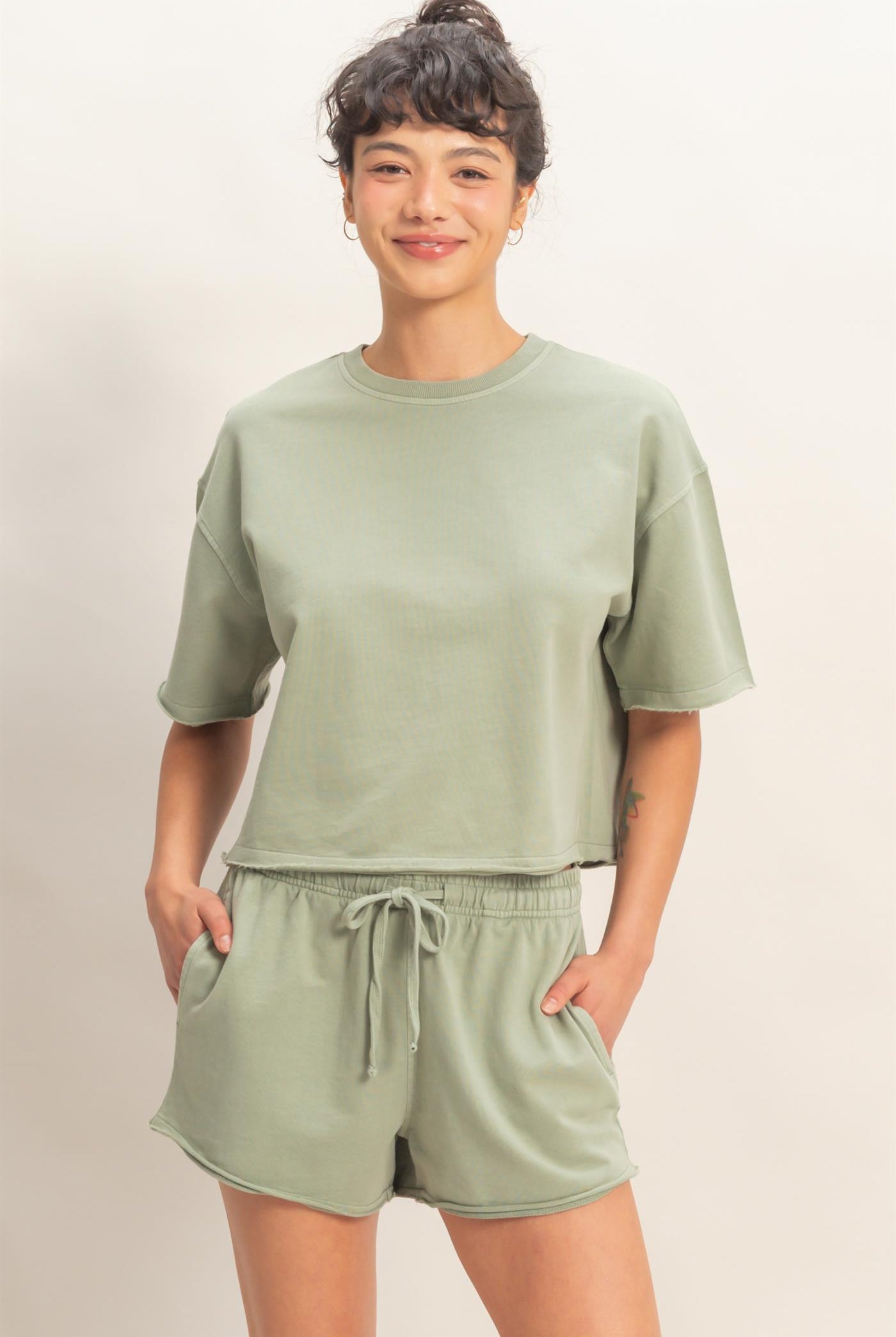 Wholesale Short Sleeve Crew Neck Top And Shorts Set Clothing DZ26C668-SET SAGE GREEN DOUBLE ZERO