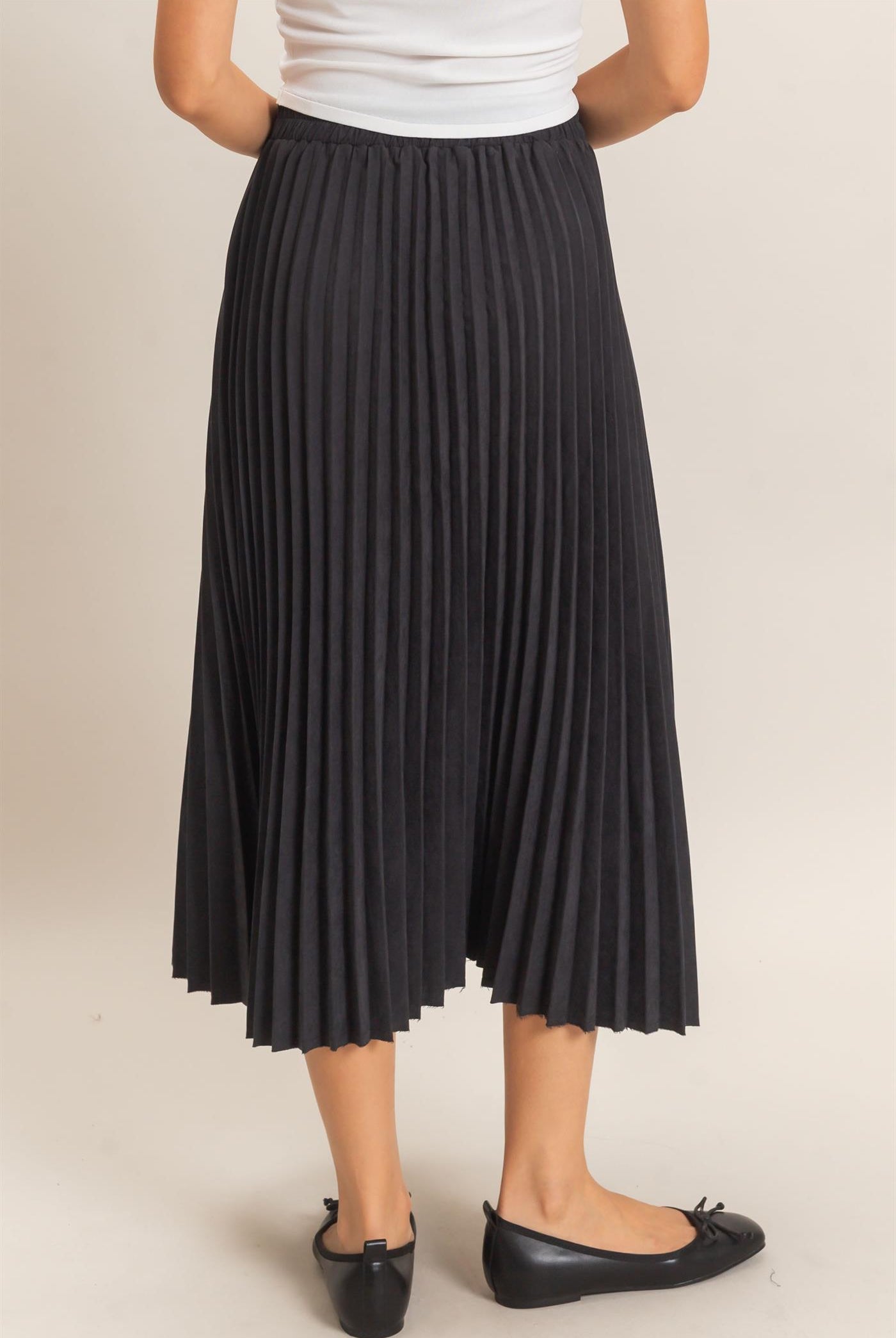 Wholesale Suede Accordion Pleated Skirt Skirts HF26F084-D BLACK HYFVE