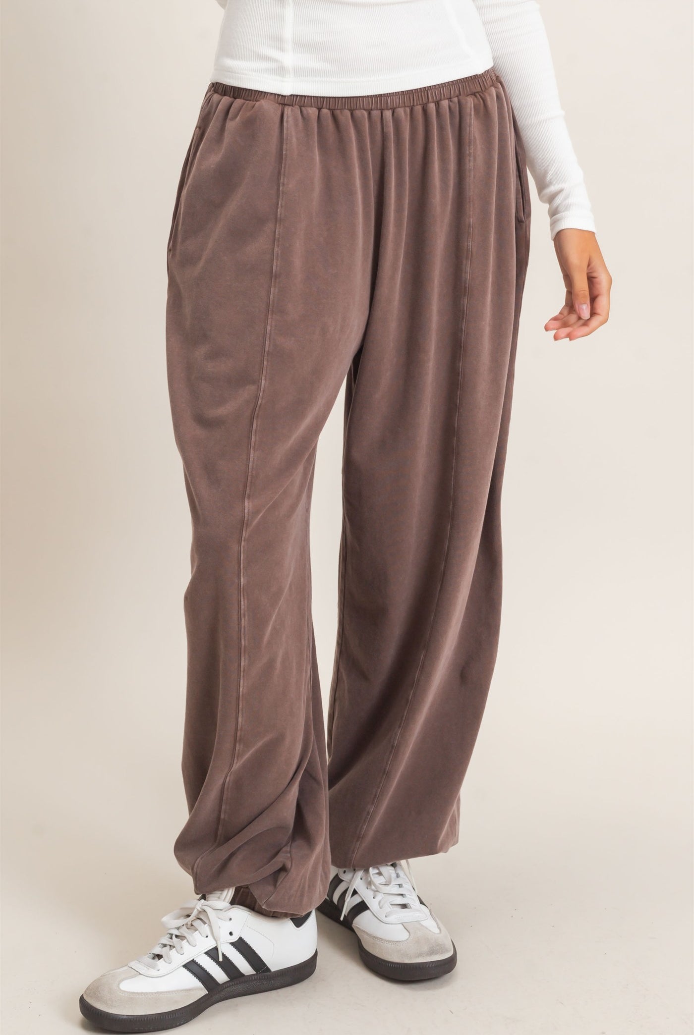 Wholesale Mineral Wash Elastic Waist Jogger Pants Joggers DZ26F405 DARK BROWN DOUBLE ZERO