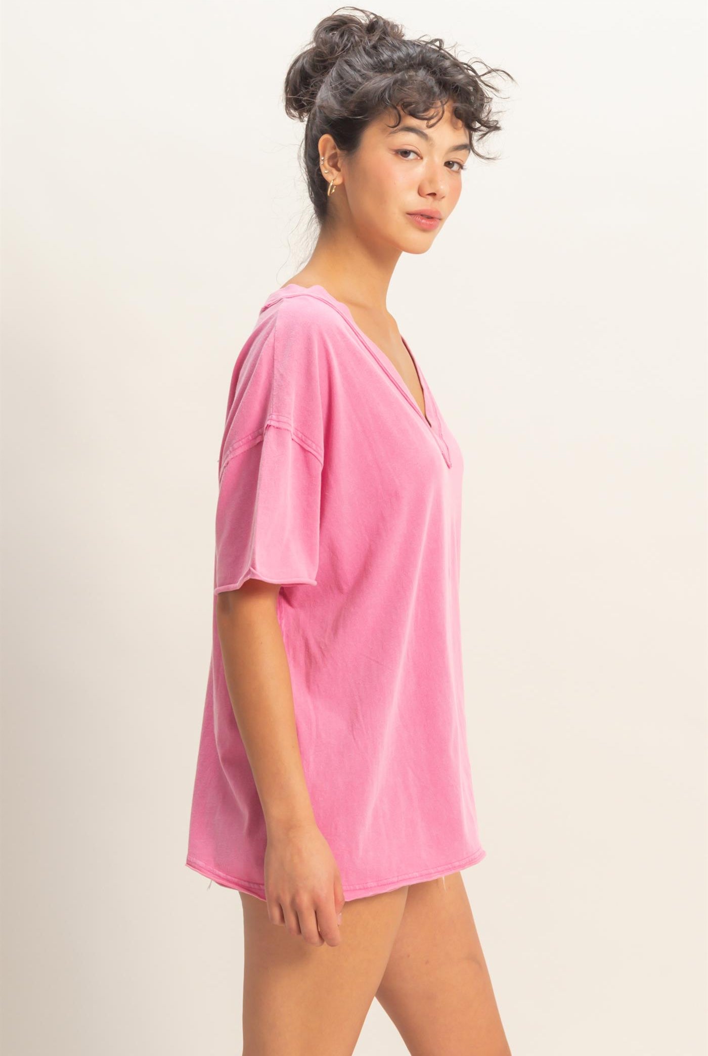 Wholesale Washed V-Neck Oversized Tee Clothing Tops DZ26A760 FUCHSIA DOUBLE ZERO