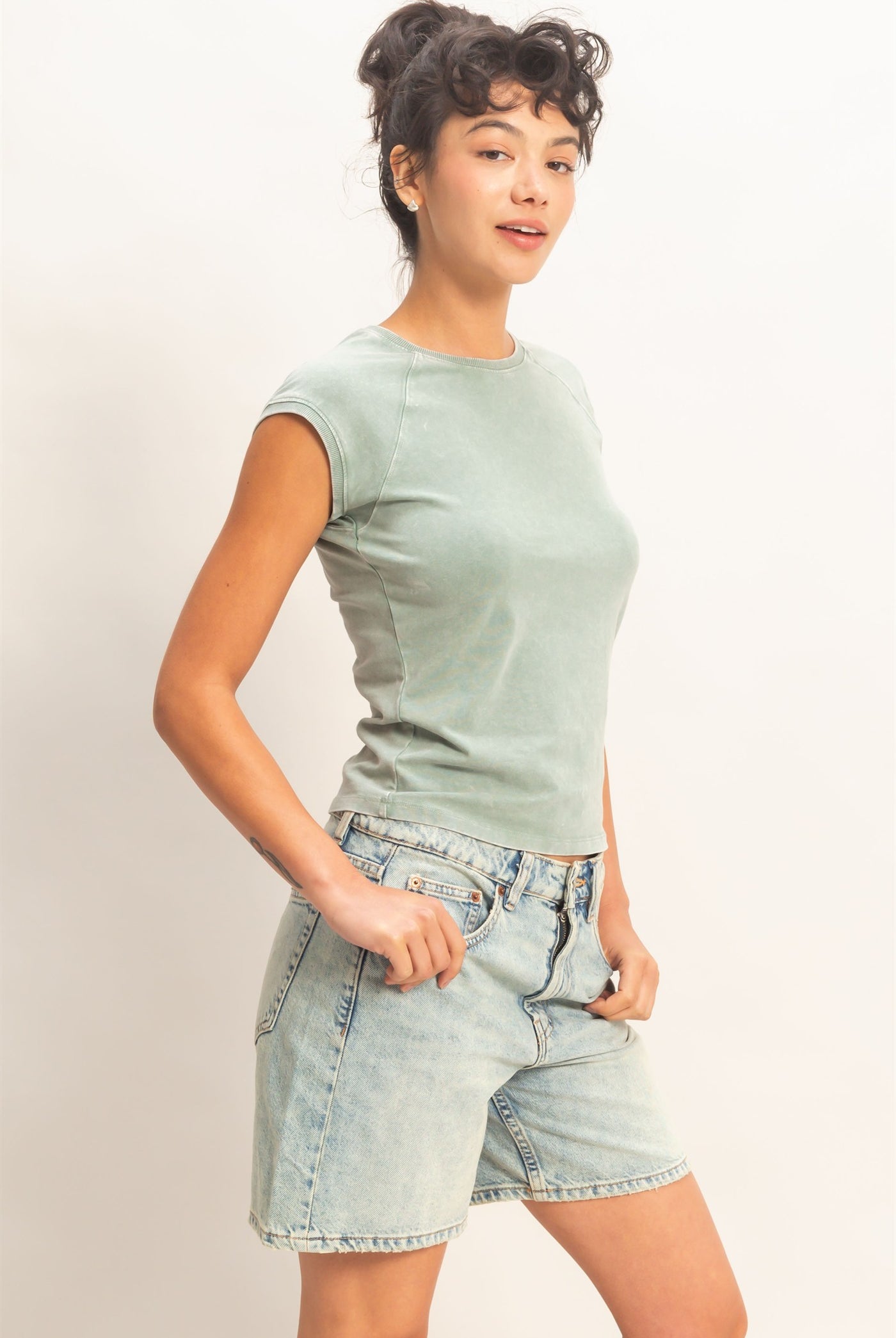 Wholesale Mineral Wash Raglan Short Sleeve Top T-Shirts DZ26A741 SAGE GREEN DOUBLE ZERO