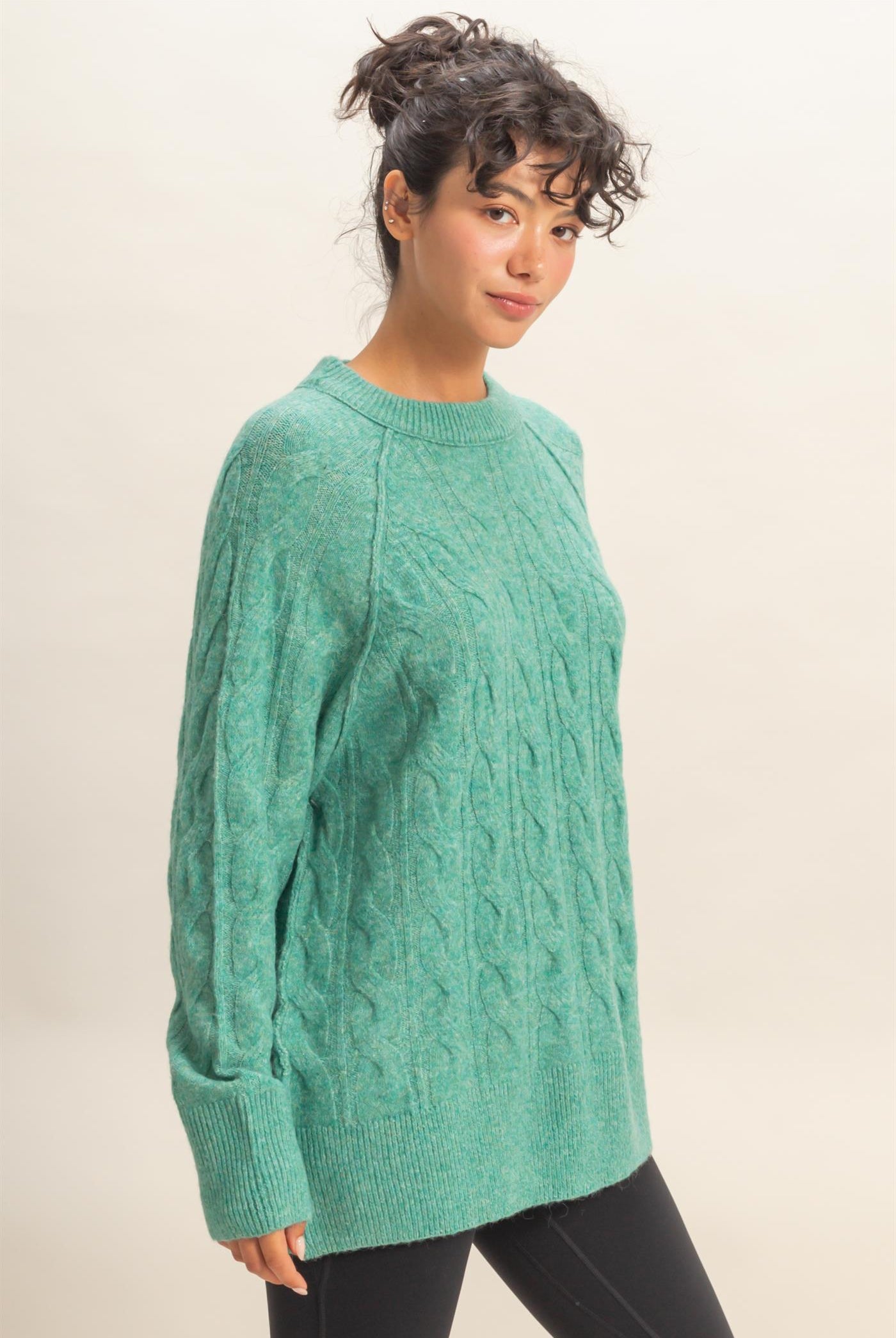 Wholesale Crew Neck Cable Knit Sweater Pullover Sweaters DZ25E957 EMERALD HYFVE