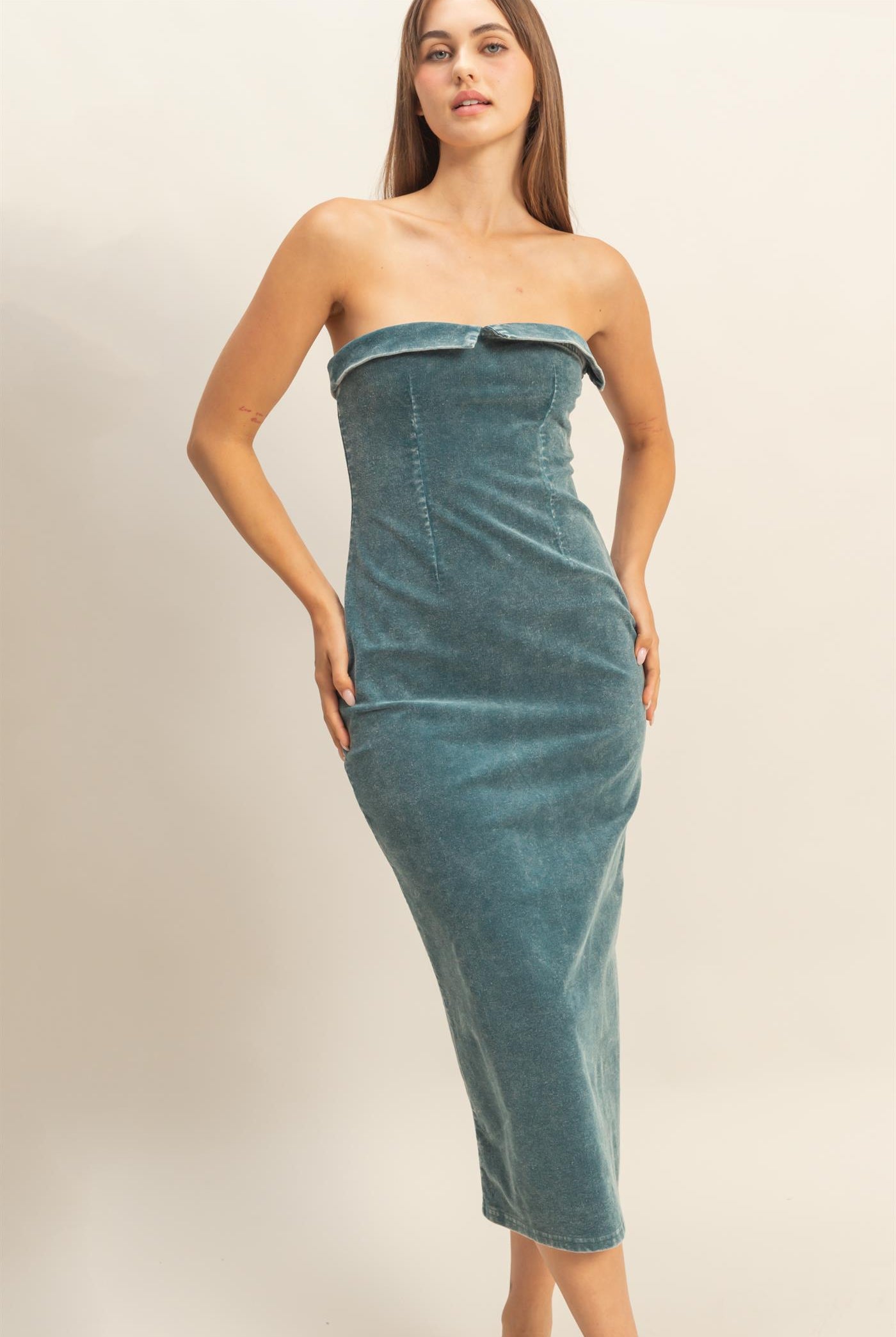 Wholesale Chic Mineral Washed Strapless Midi Dress Dresses HF25F379 GREEN HYFVE