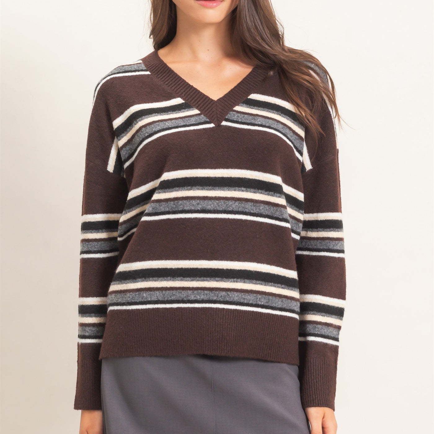 Wholesale V-Neck Striped Sweater Sweaters HF26E476 DARK BROWN HYFVE