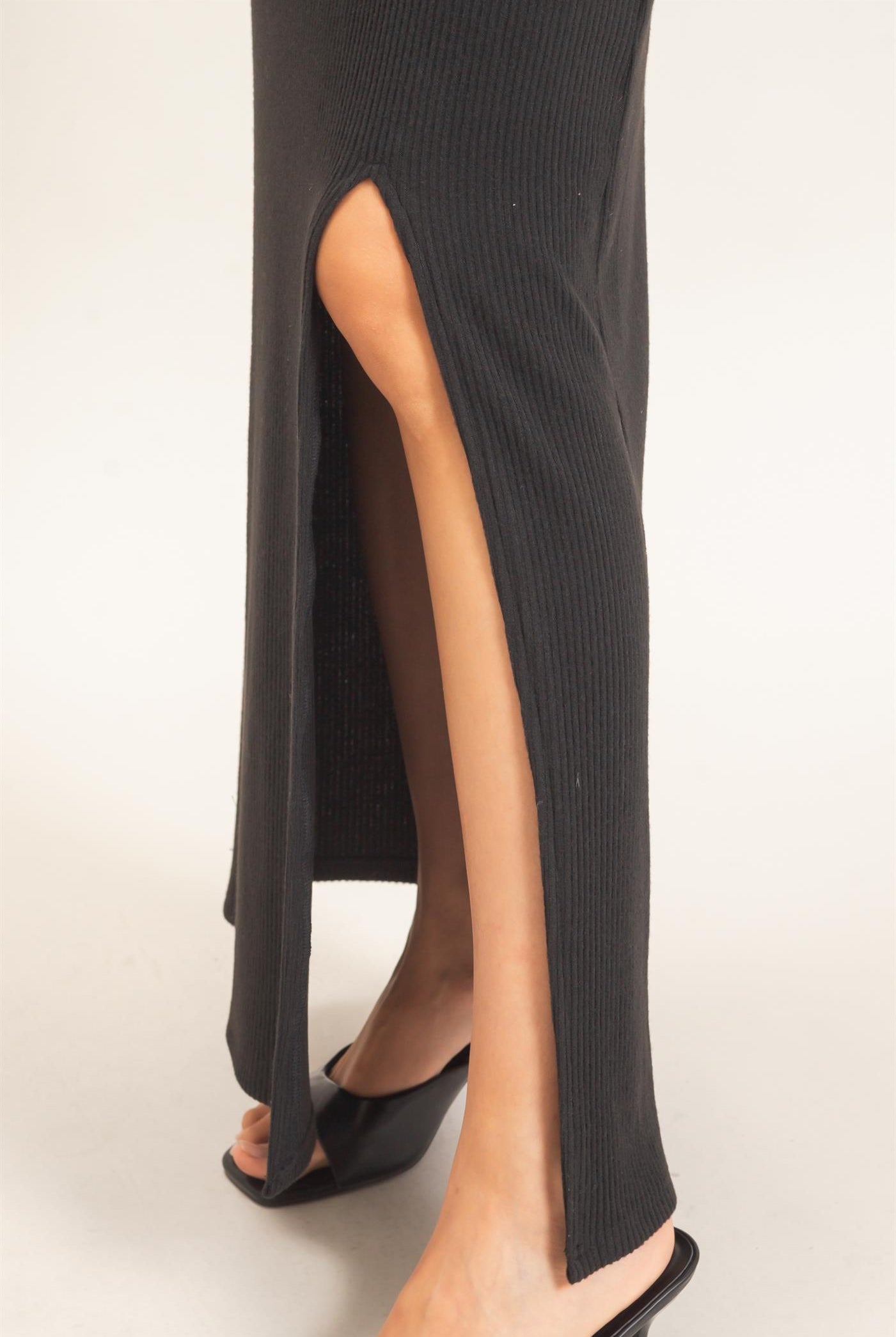 Wholesale Off-Shoulder Maxi Dress Dresses HF26F033 BLACK HYFVE