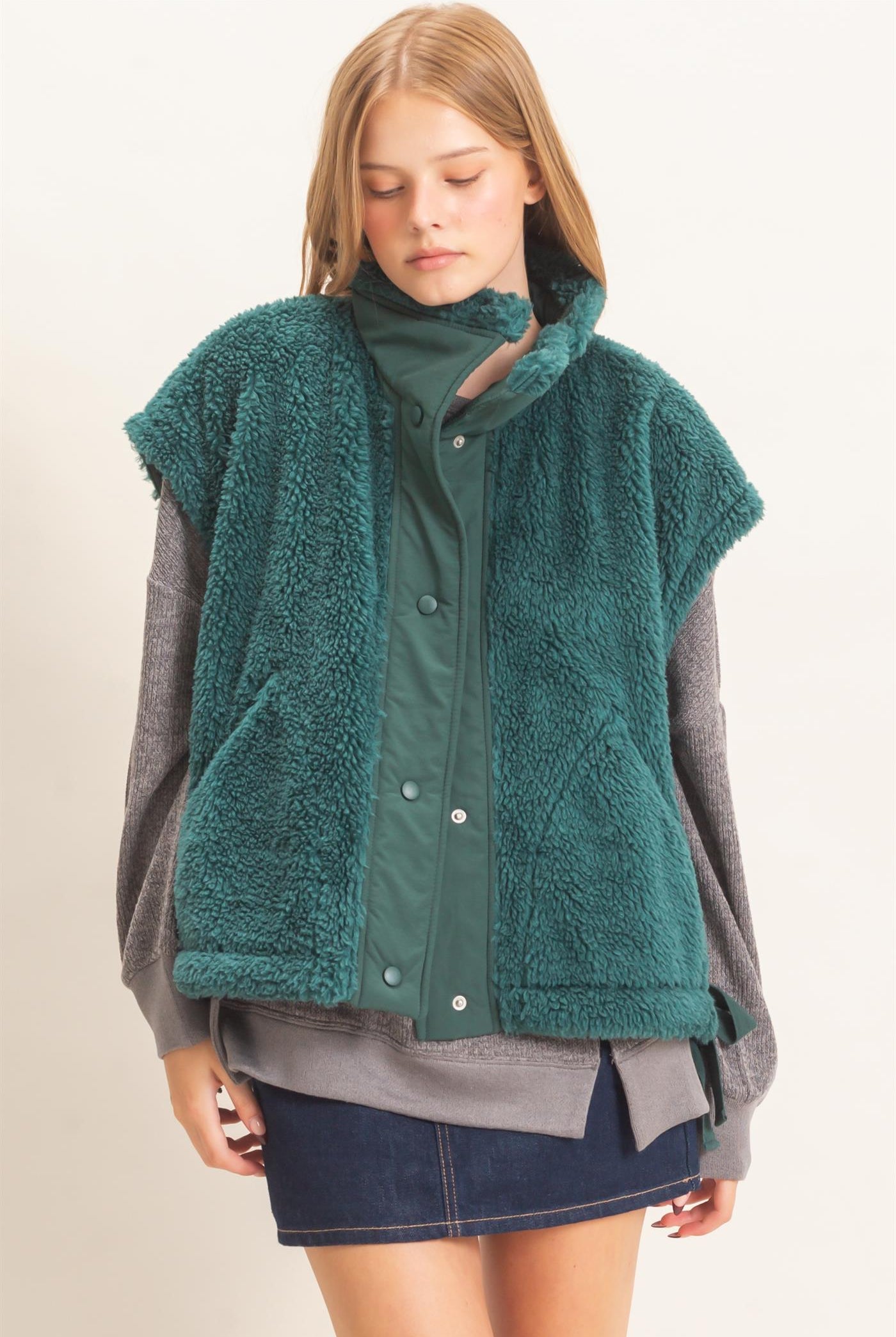 Wholesale Sherpa Vest With Snap Closure Outerwear HF26F131-D GREEN HYFVE