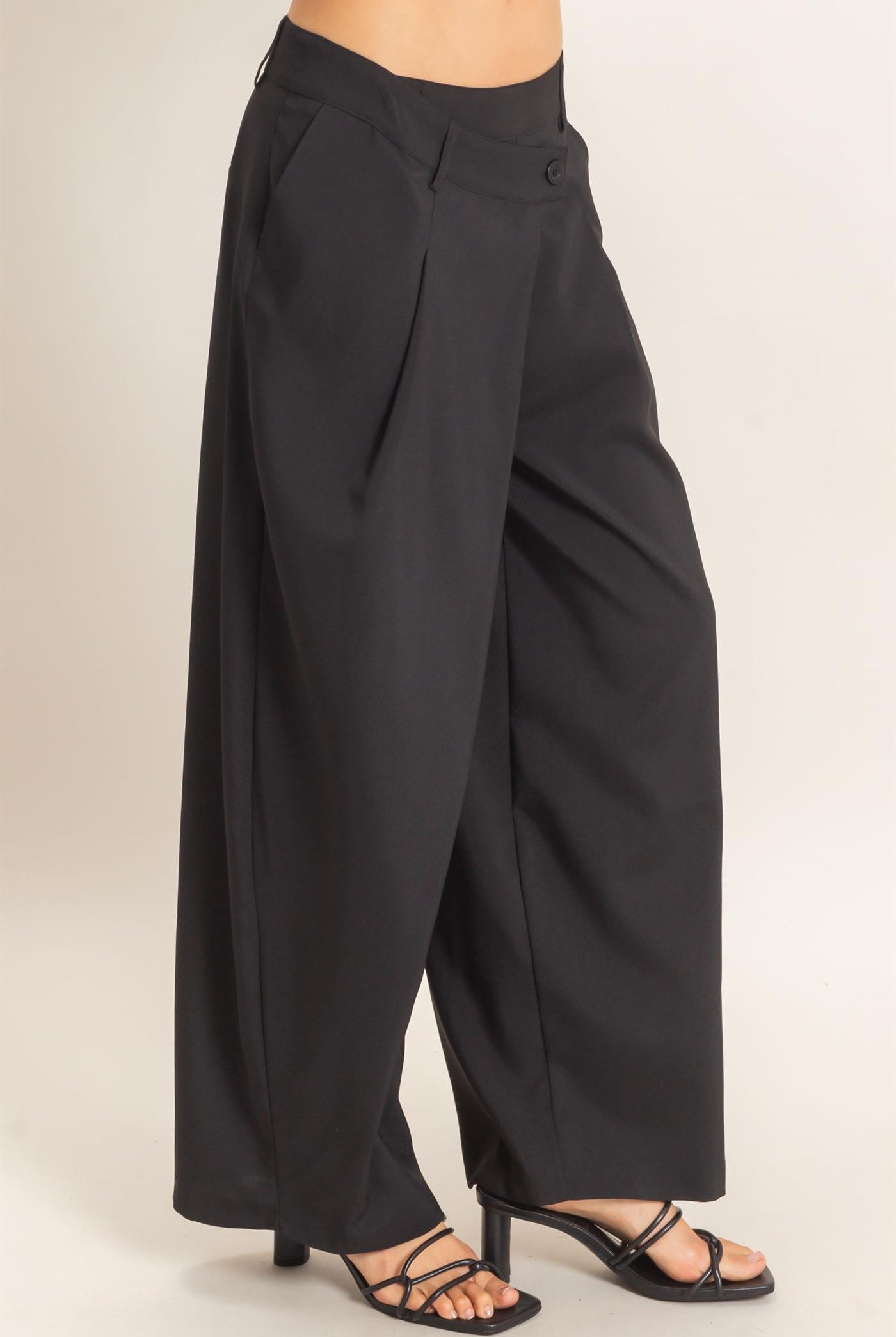 Wholesale Asymmetrical Overlap Pleated Pant Pants HF26C885 BLACK HYFVE