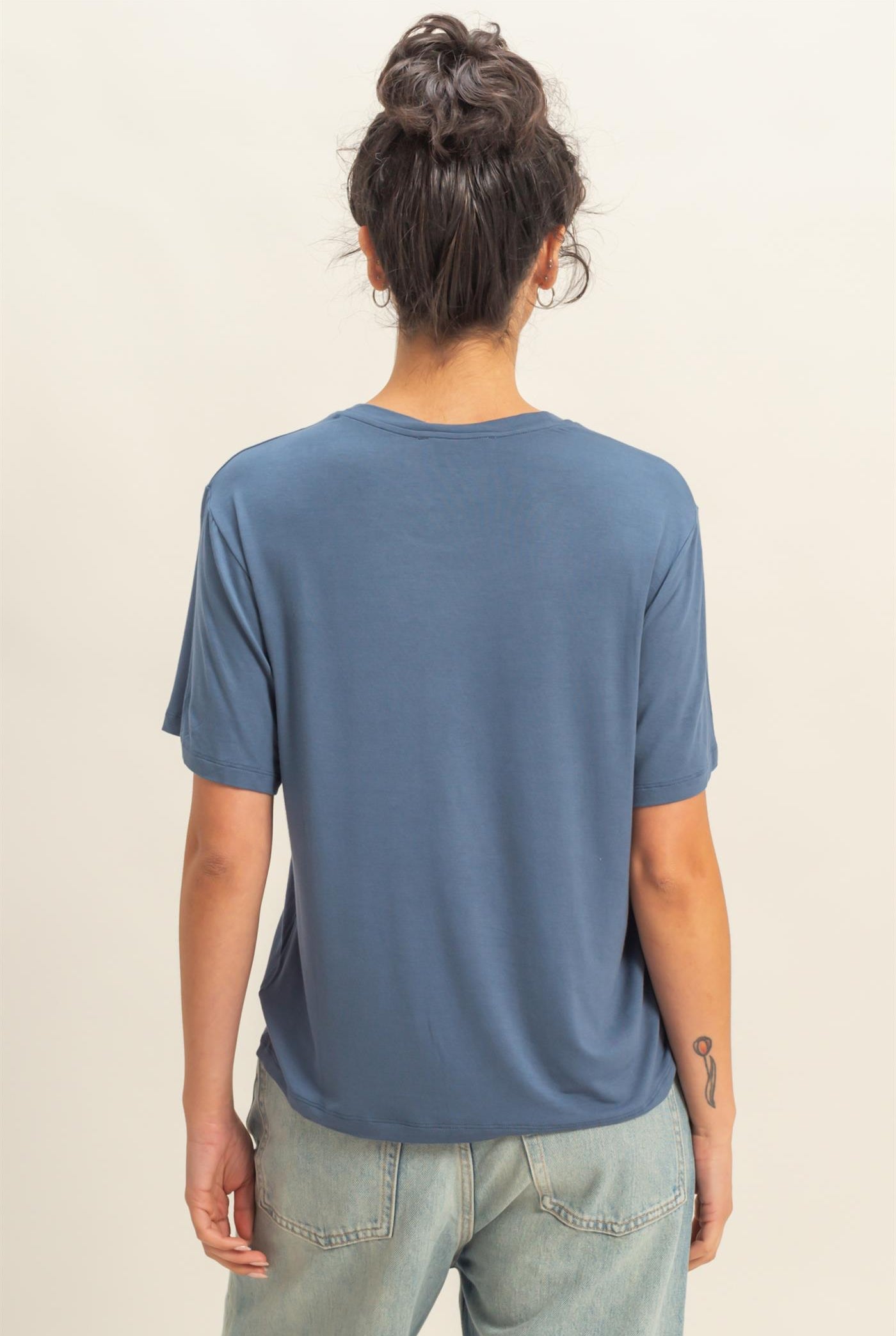 Wholesale Classic Crew Neck Short Sleeve Pocket Top T-Shirts DZ25C922 DUSTY NAVY DOUBLE ZERO