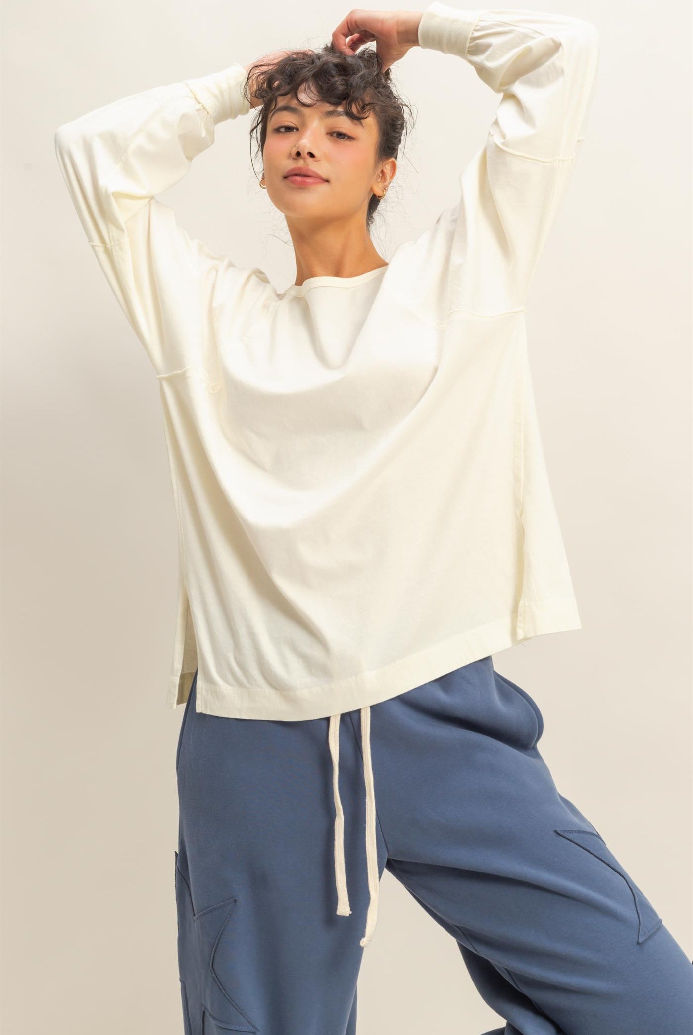 Wholesale Washed Oversized Long Sleeve Top With Slit Clothing Tops DZ25C921 CREAM HYFVE