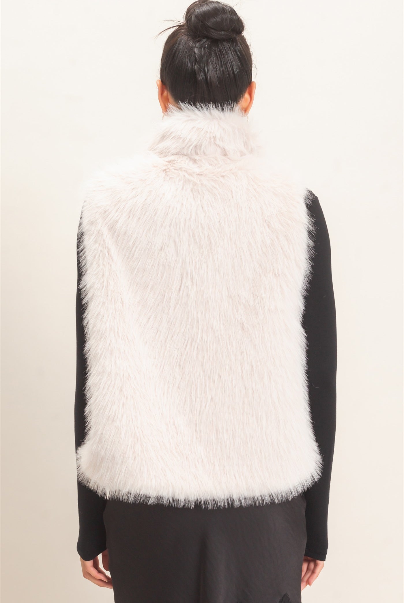Wholesale Faux Fur Zip-Up Outerwear Vest Vests HF26E532 CREAM HYFVE