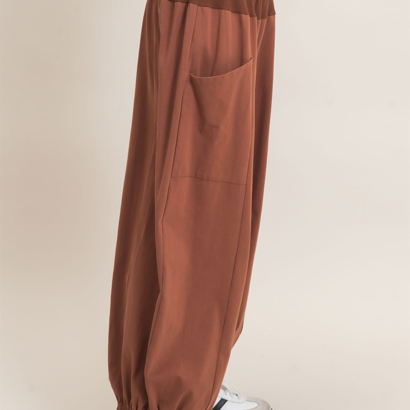 Wholesale Elastic Waistband Jogger Pants Joggers HF26F295 CHOCOLATE HYFVE